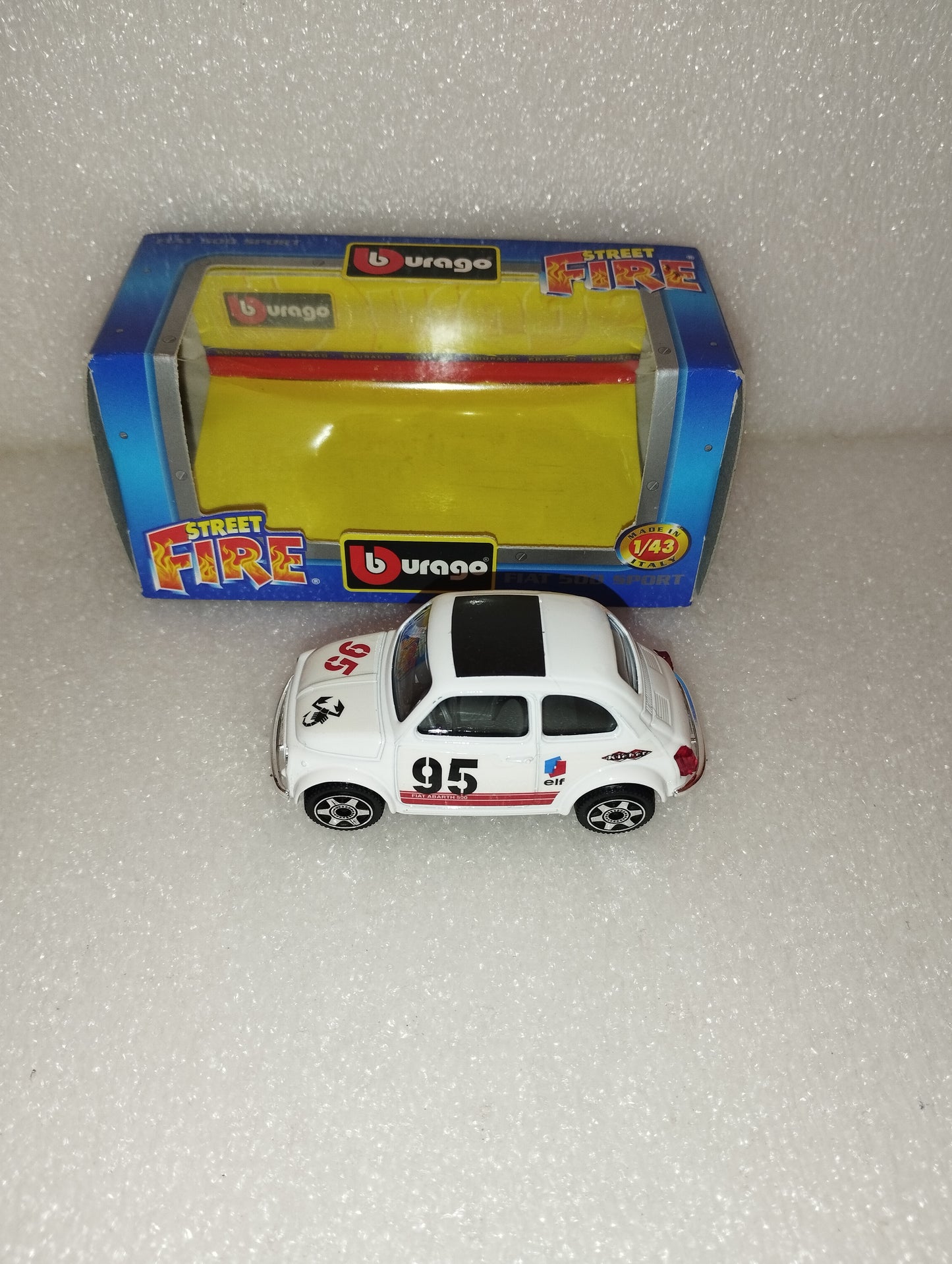 Fiat 500 Sport
Scala 1:43
Bburago
Street Fire Collection