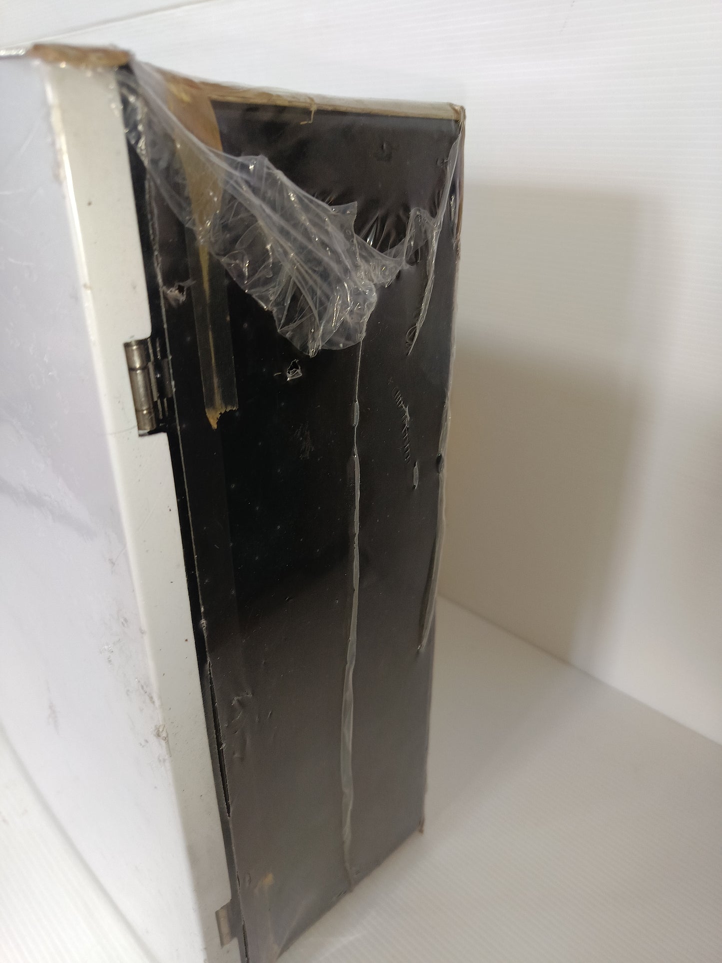 Armadietto Sonya Plastic Press Vintage
Il plastica termoindurente 2 ante