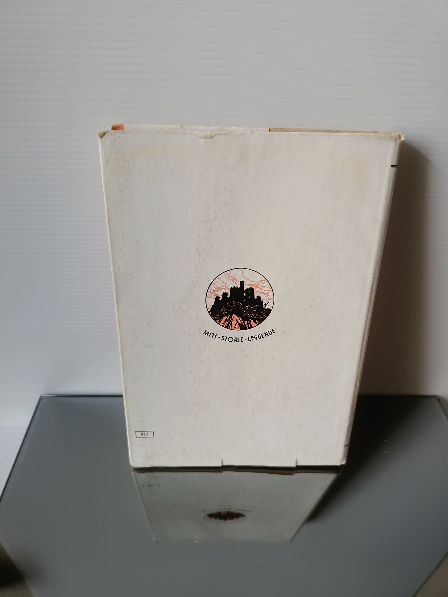 Il Dottor Faust Rina Usiglio
Decorato da Carlo Nicco
Edito nel 1954 da Paravia