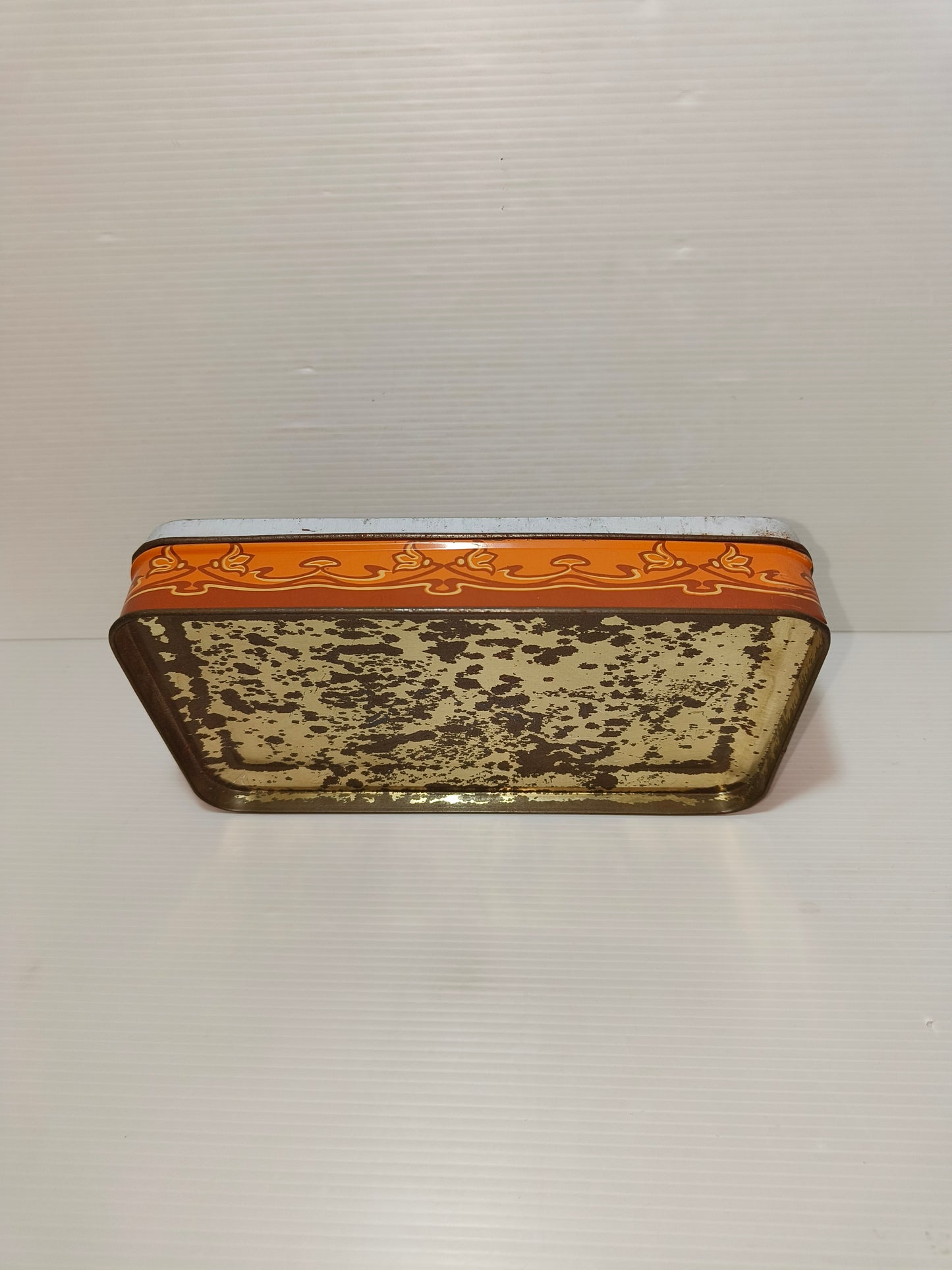 Scatola latta vintage, LEGGI