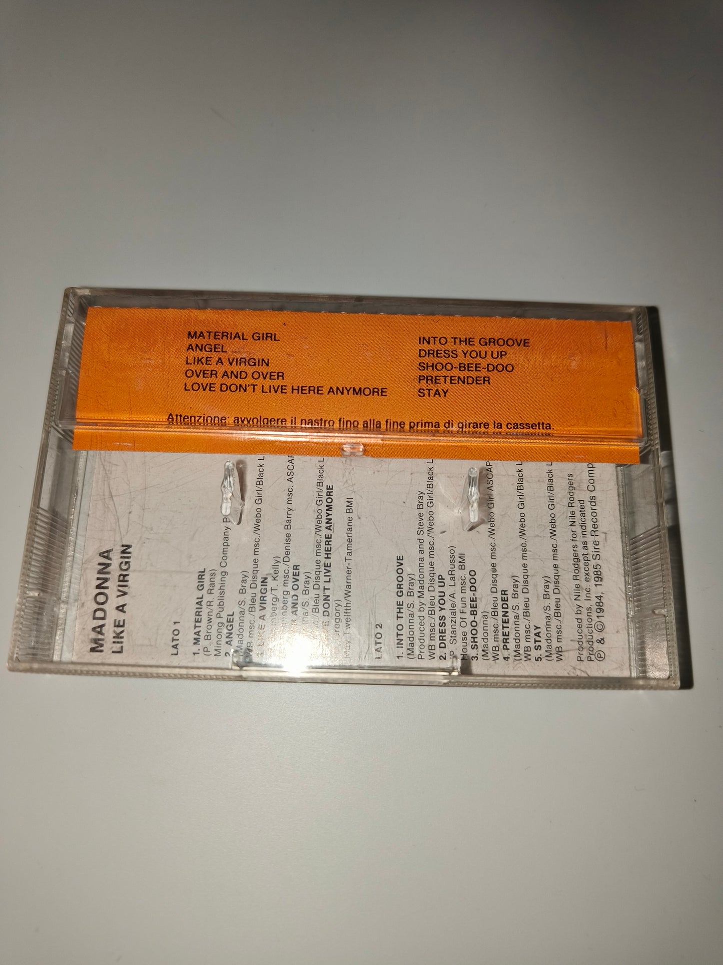 Like A Vergin Madonna Musicassetta, LEGGI