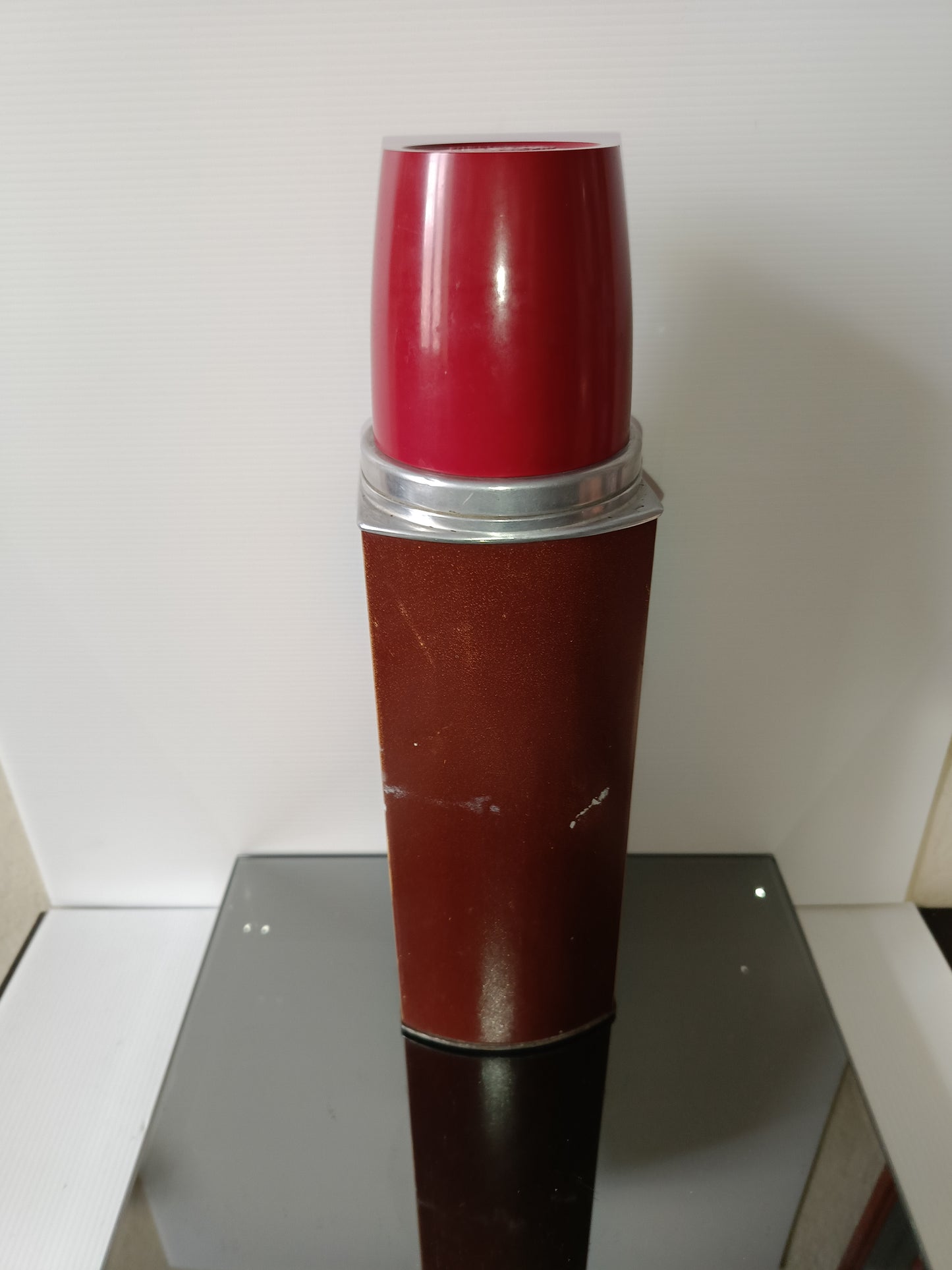 Antico Thermos The American Norwich.Conn
In Metallo e plastica
Made in U.S.A.