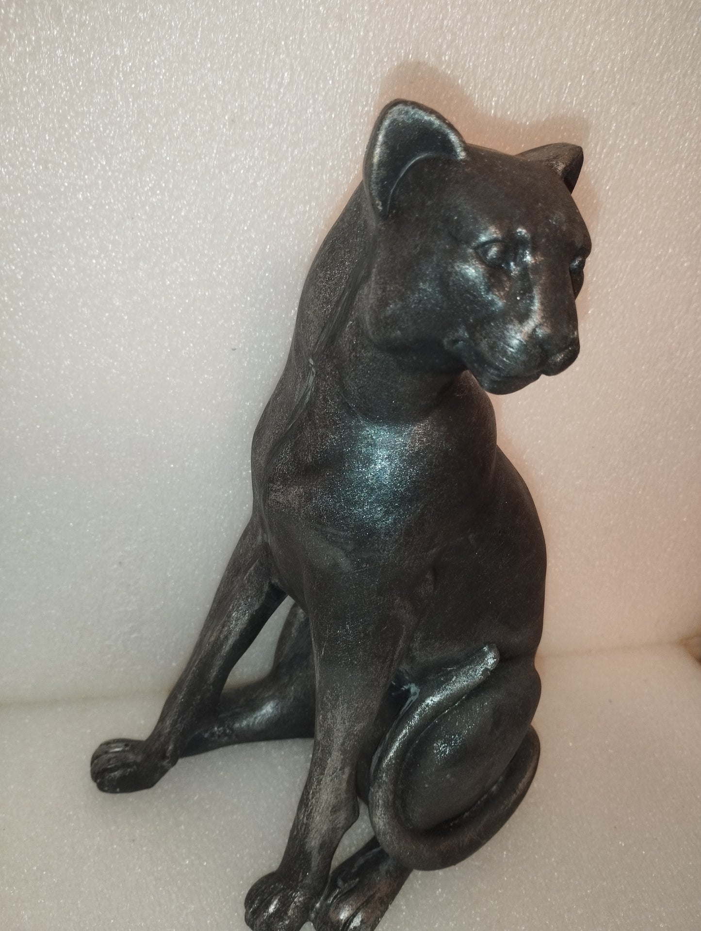 Felino Decorativo In Poliresina
Altezza 28 Cm