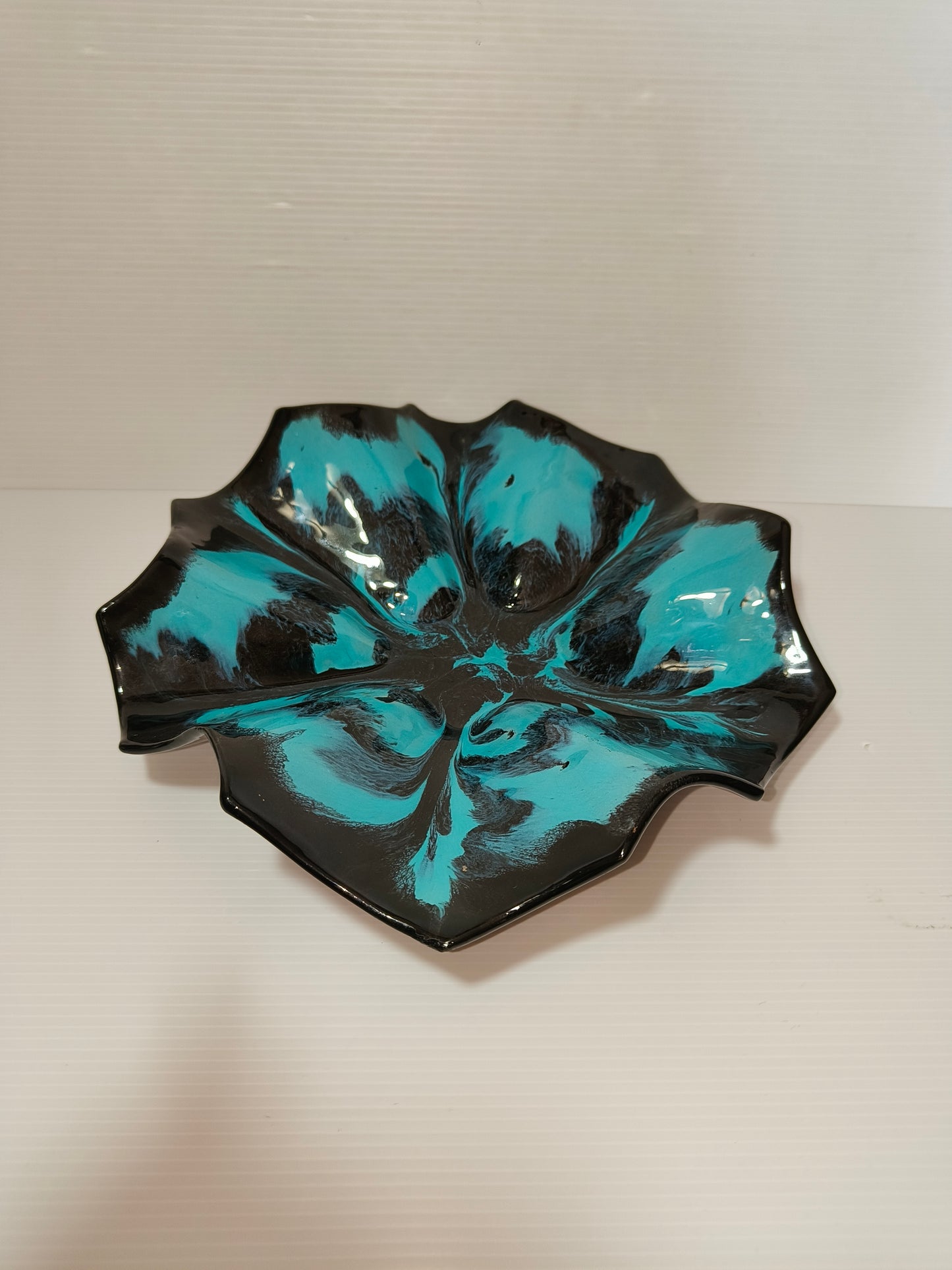 Antico centrotavola Vera Magda Braga in ceramica smaltata, LEGGI