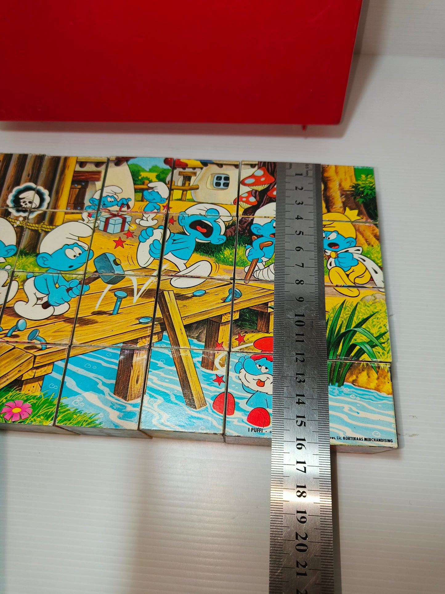 Cubi giocattolo Puffi anni 80, LEGGI