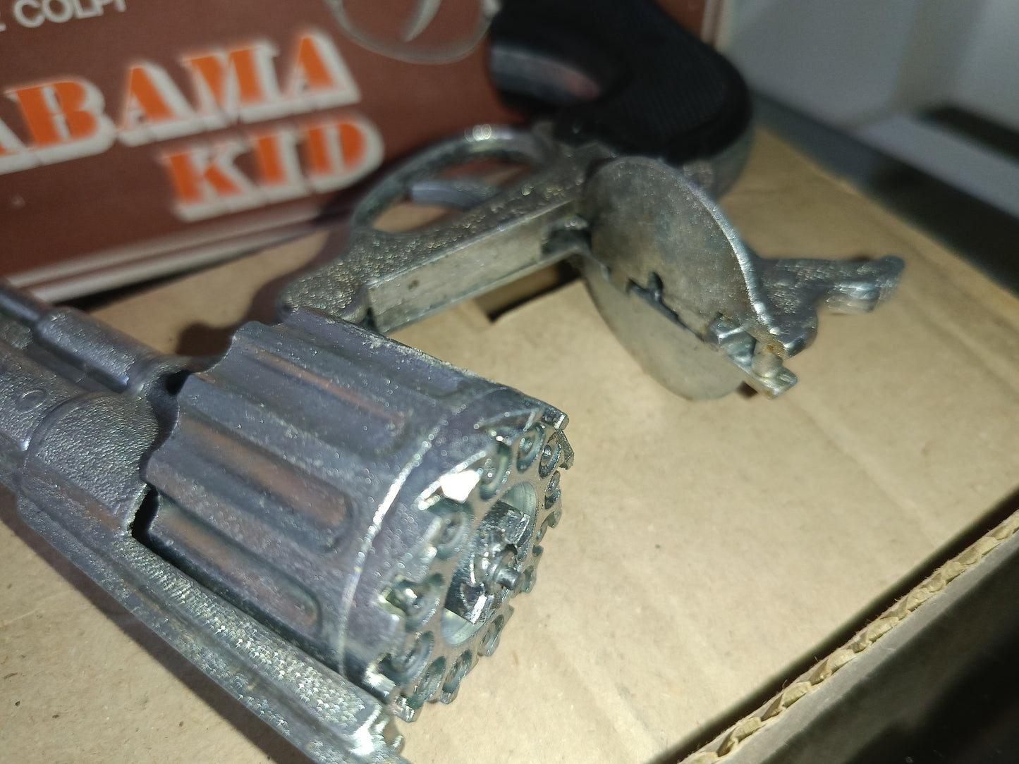 Alabama Kid Mam
In Metallo con manico in plastica Vintage