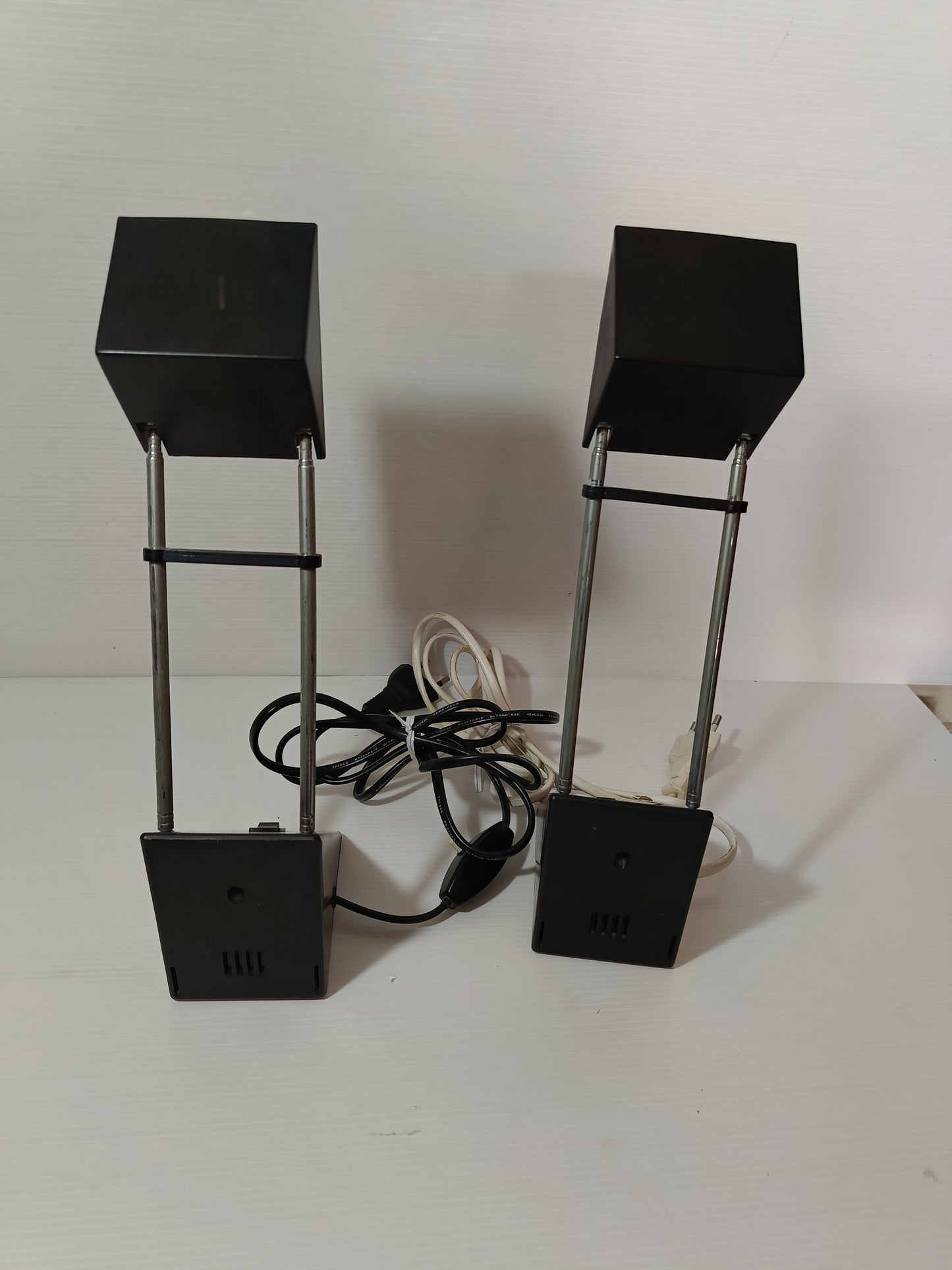 2 Lampade Design TL-101 Vintage da Restaurare