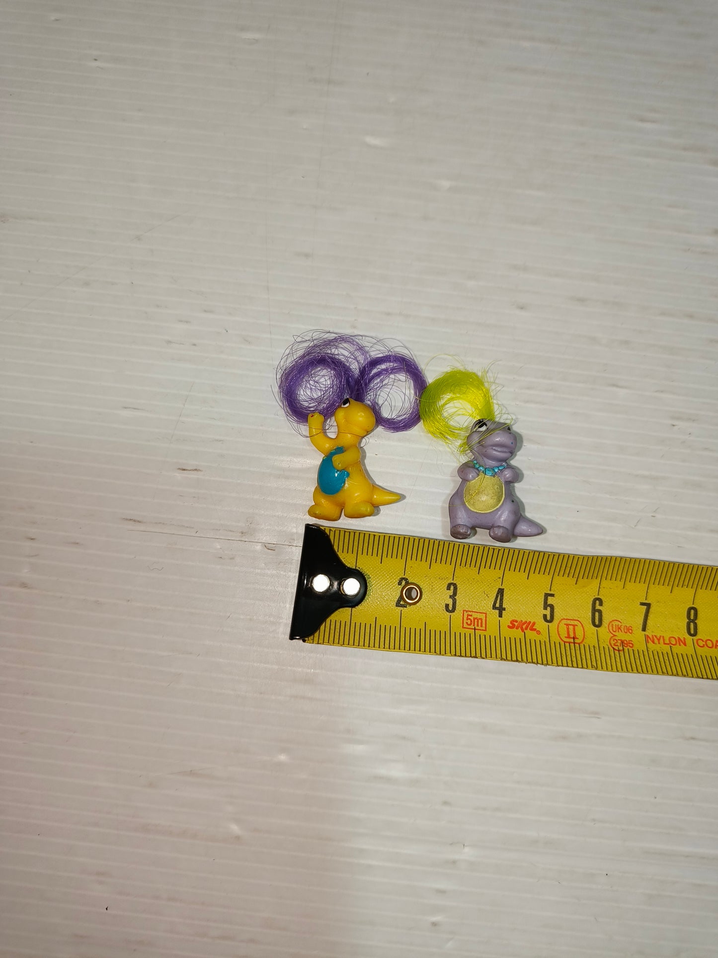 Darlin' Dinos anni 90, LEGGI