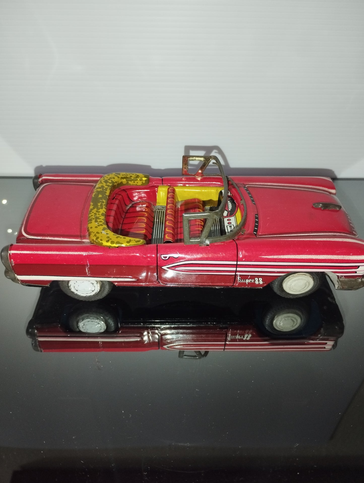 Oldsmobile Super 88  In Latta TN
Made in Japan
Anni 60