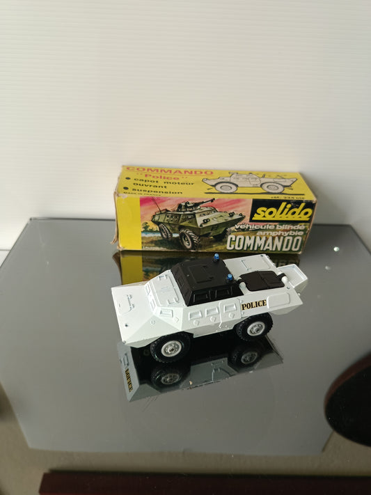 Commando XM706 Police
Prodotto nel 1970 da Solido cod.224 bis
Made in France