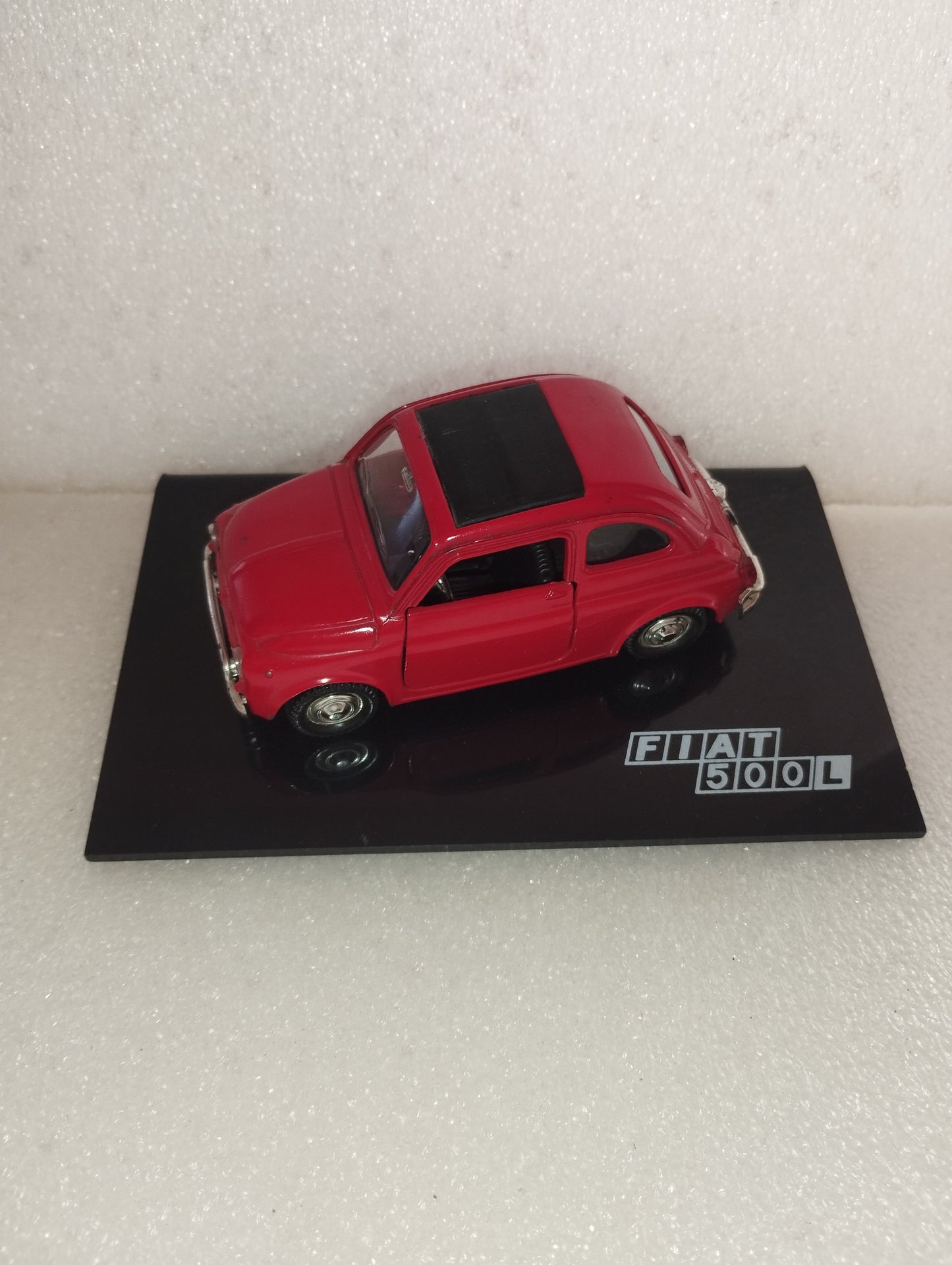 Fiat 500 L Polistil
Cod. S599 scala 1:25
Made in Italy