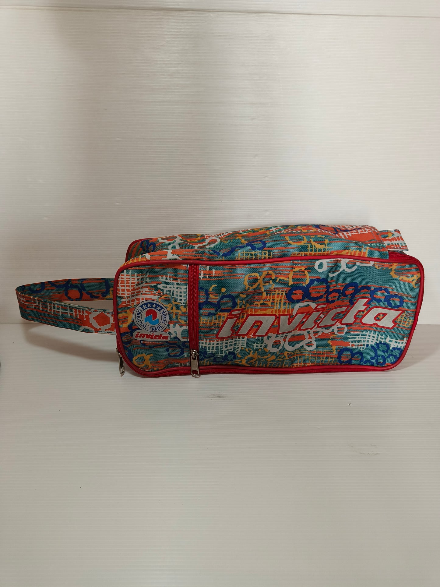 Astuccio Invicta vintage, LEGGI