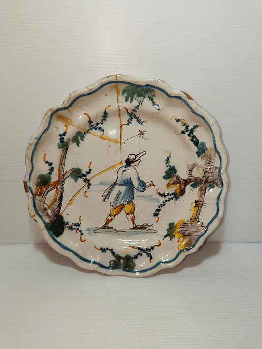 Piatto maiolica antico, DA RESTAURARE