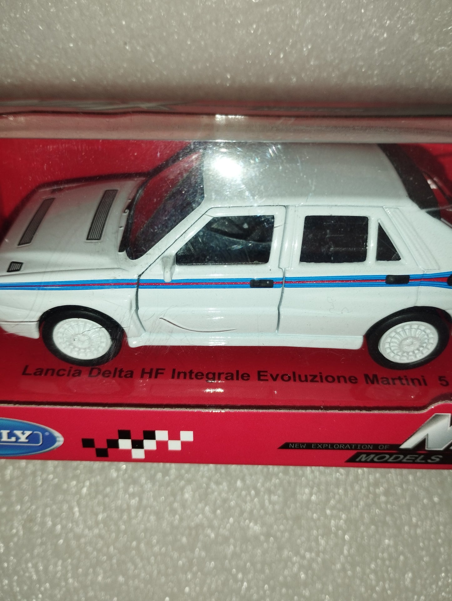 Lancia Delta HF Integrale Evoluzione Martini 5
Prodotta da Welly