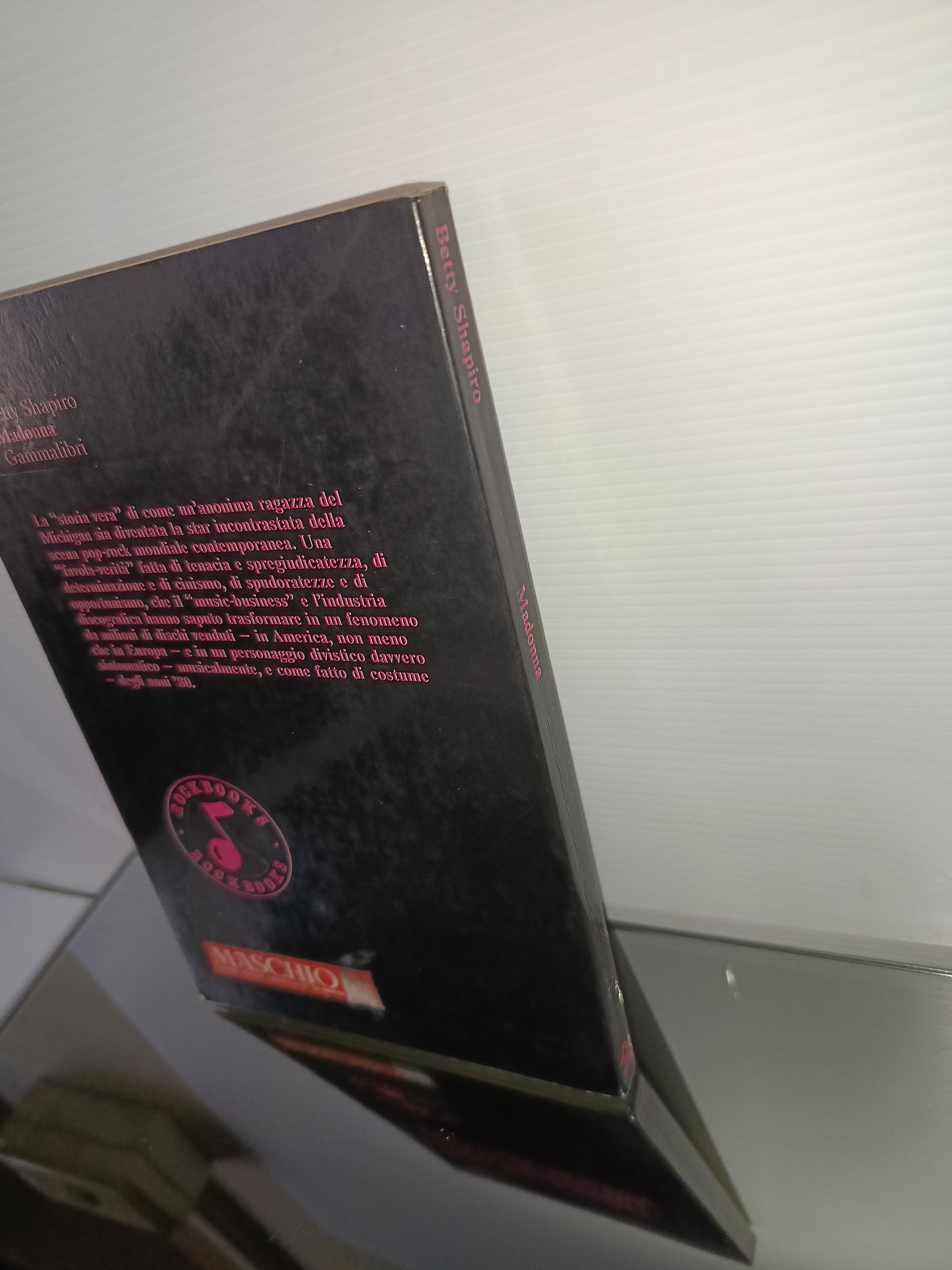 Madonna Betty Shapiro
Edito nel 1987 da Gammalibri
Prima Edizione