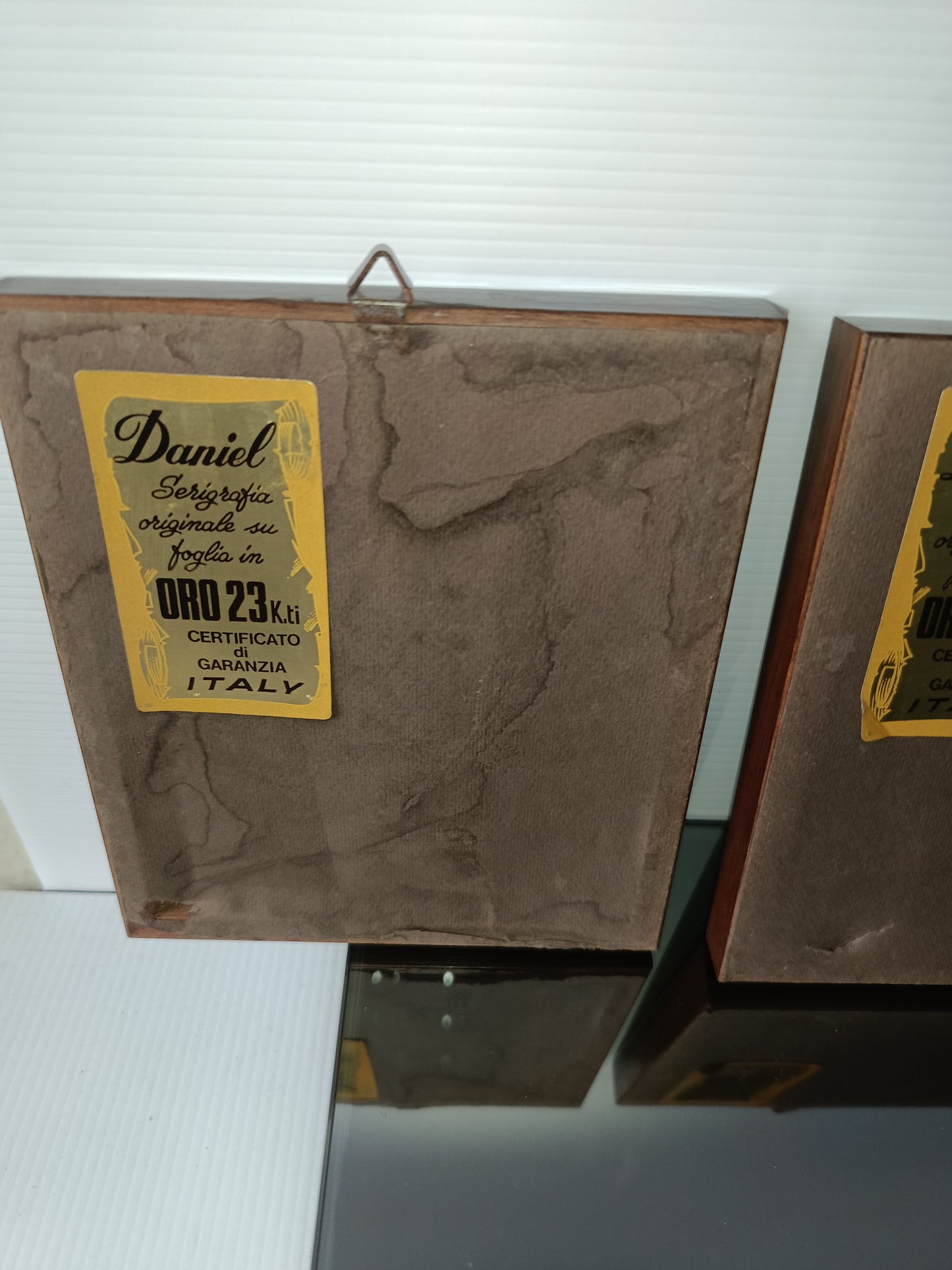 3 Serigrafie Su Foglia Oro 23 K.ti Daniel
In cornice di legno