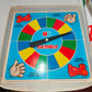 Gioco Twister anni 80, LEGGI