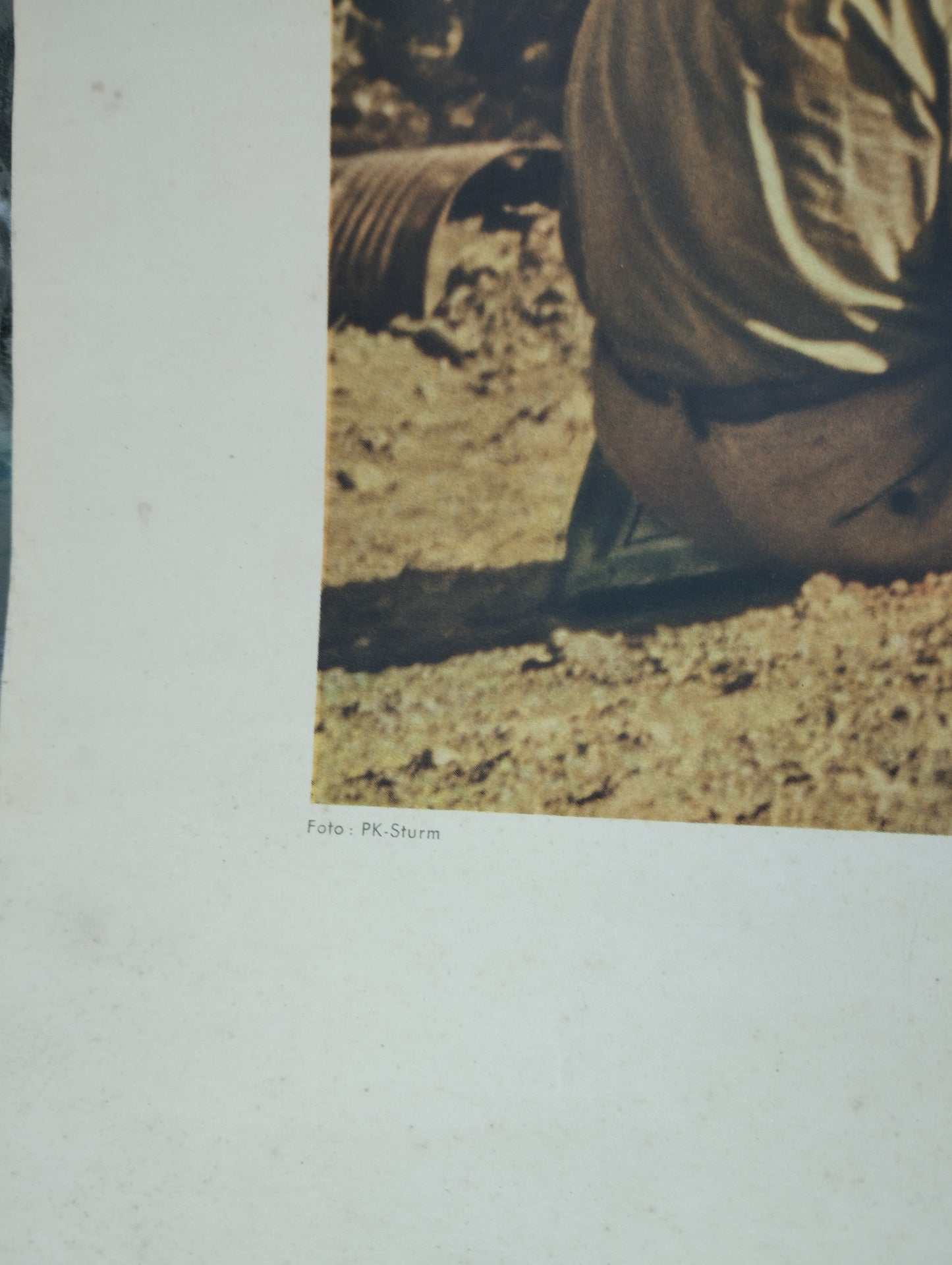 Rara Stampa Messerschmitt Me 109 in un aeroporto africano
Da Calendario della  Luftwaffe 1942