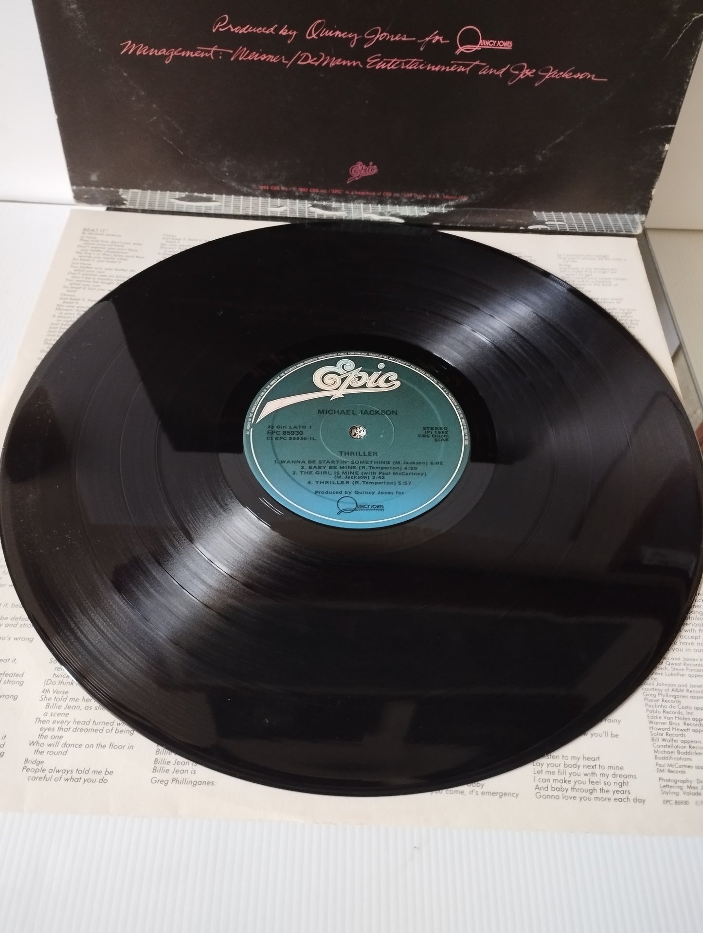 Thriller Michael Jackson Lp 33 Giri
Edito nel 1982 da  Epic Cod.EPC 85930
Prima stampa italiana