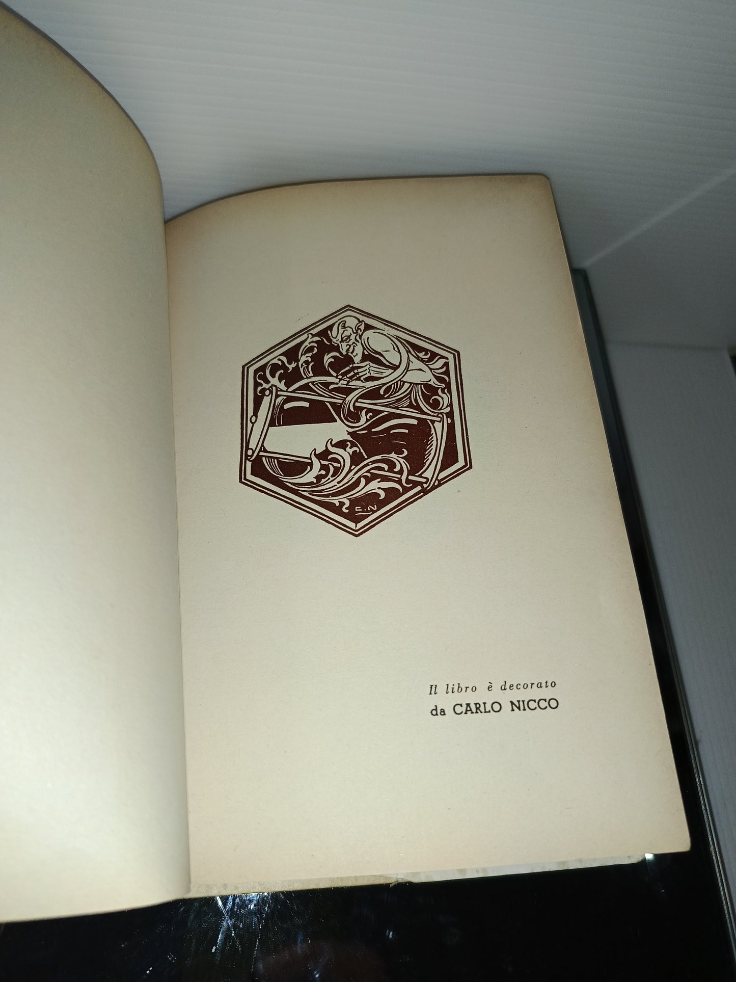 Il Dottor Faust Rina Usiglio
Decorato da Carlo Nicco
Edito nel 1954 da Paravia