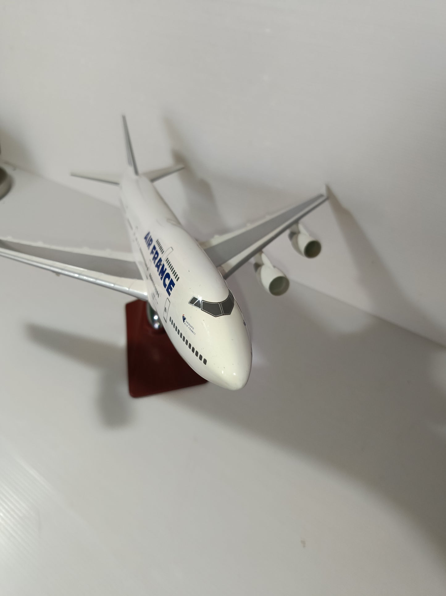 Boeing 747-400 Air France
In resina
Scala 1:120 (?)
Lunghezza cm.45 circa da restaurare