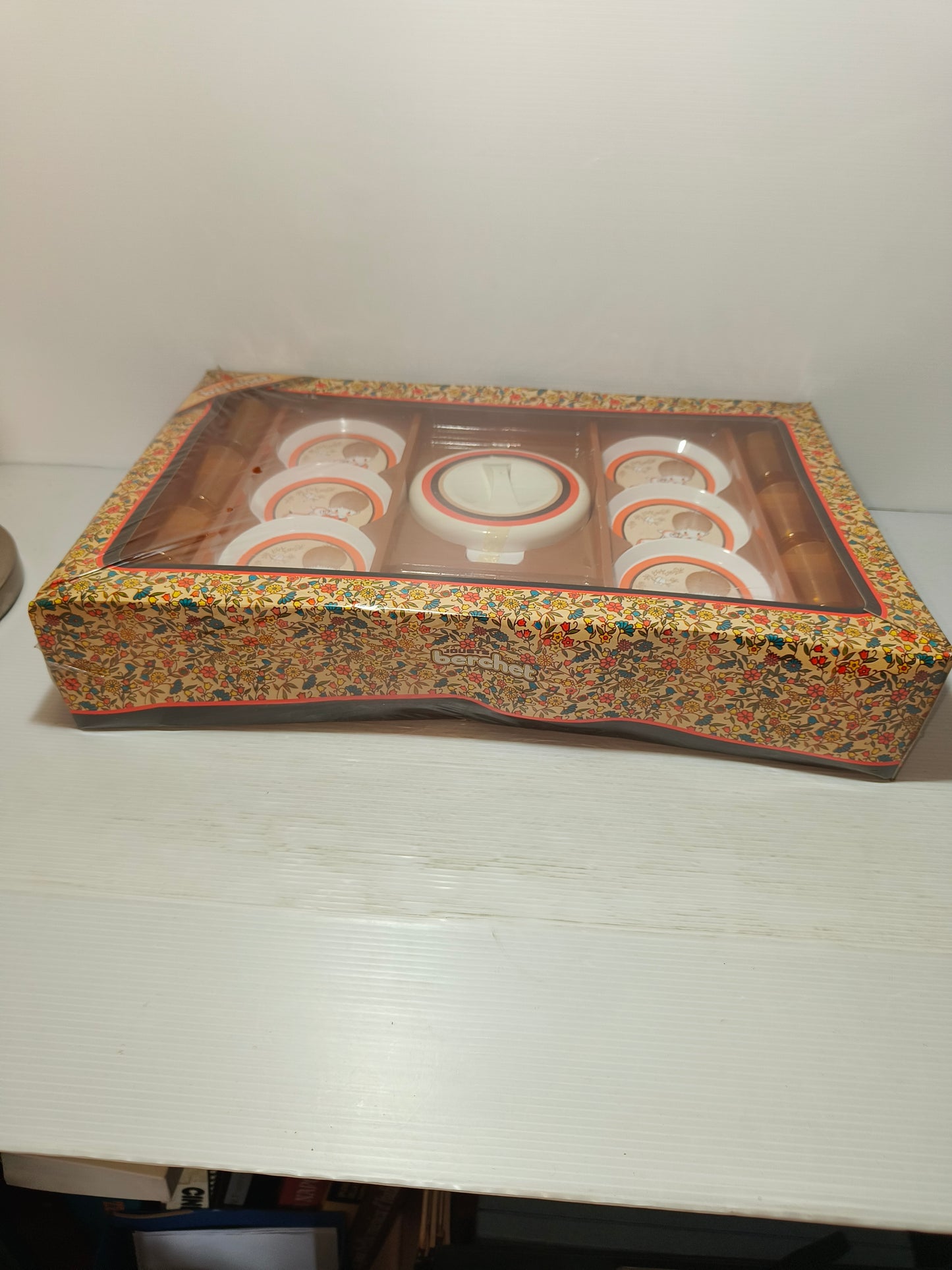 Servizio piatti e bicchieri giocattolo, anni 60-70 LEGGI