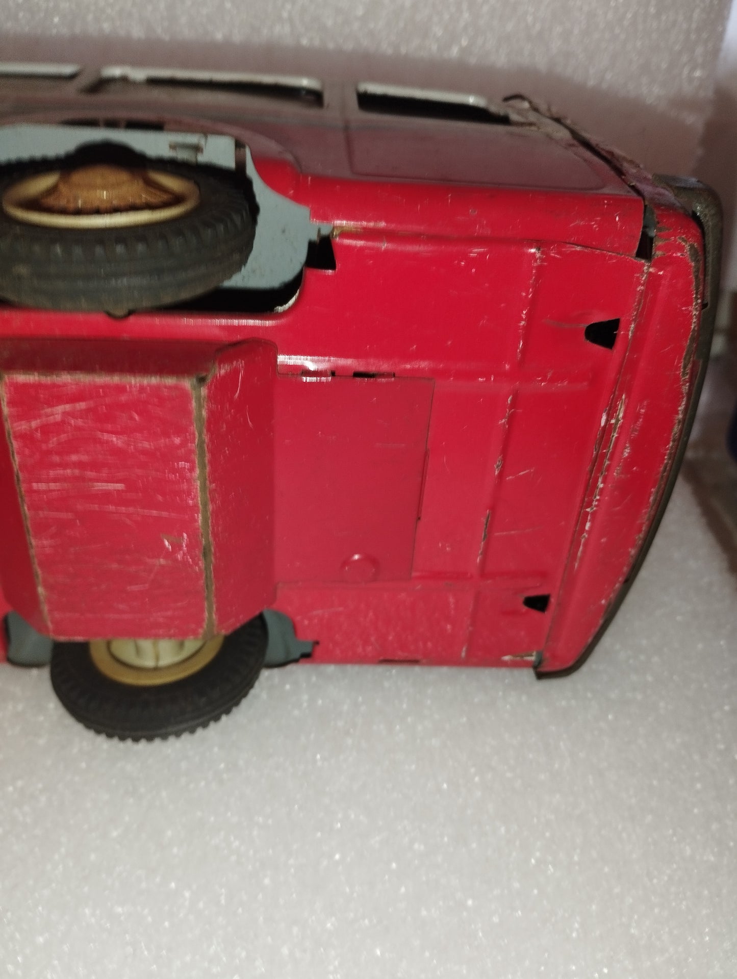 Transeurope Joustra In Latta A Frizione Vintage
Made in Francia