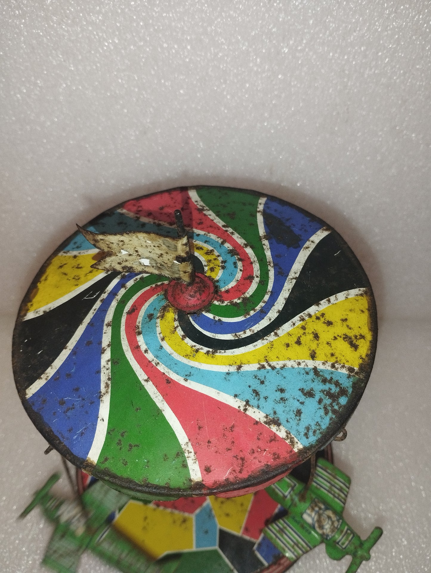 BELL Giostra In Latta
Anni 50
Made in Italy
Da Restaurare