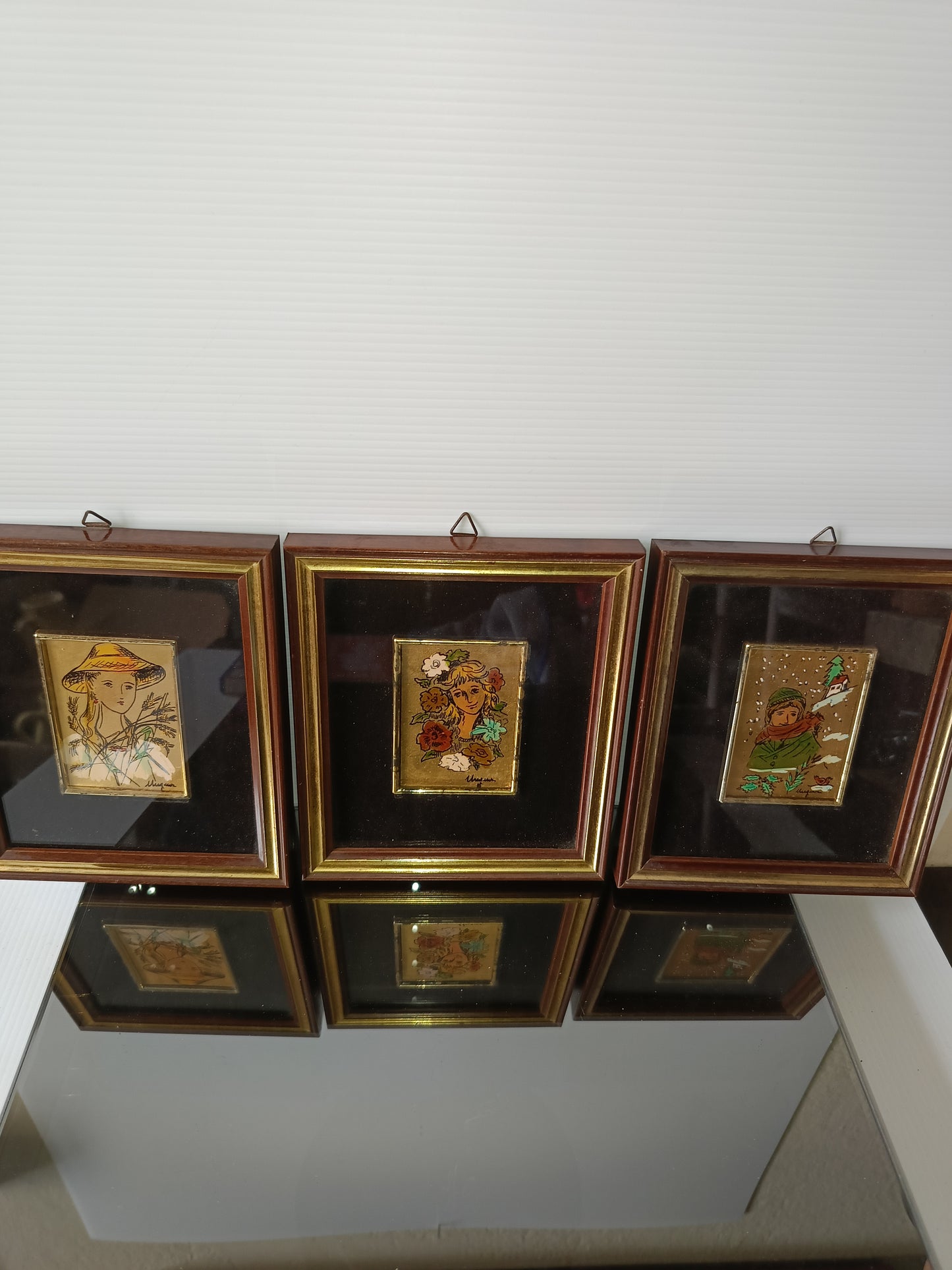 3 Serigrafie Su Foglia Oro 23 K.ti Daniel
In cornice di legno