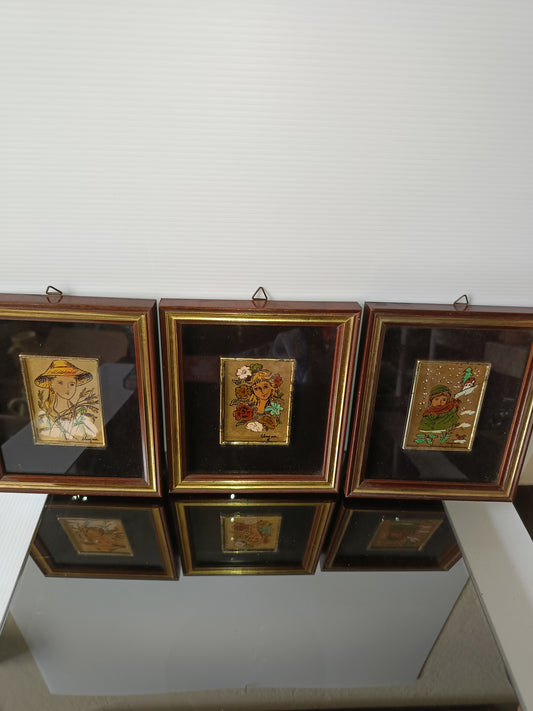 3 Serigrafie Su Foglia Oro 23 K.ti Daniel
In cornice di legno