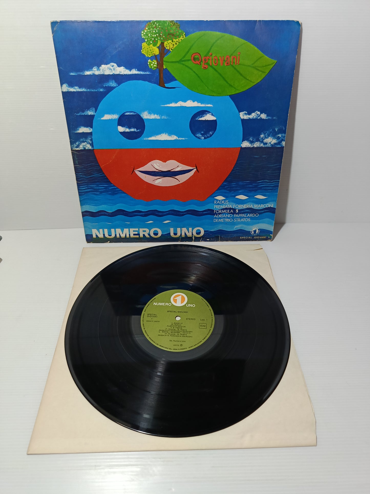 Qui Giovani Various LP 33 Giri
Edito nel 1972 da Numero Uno Cod.2G2KY 19279