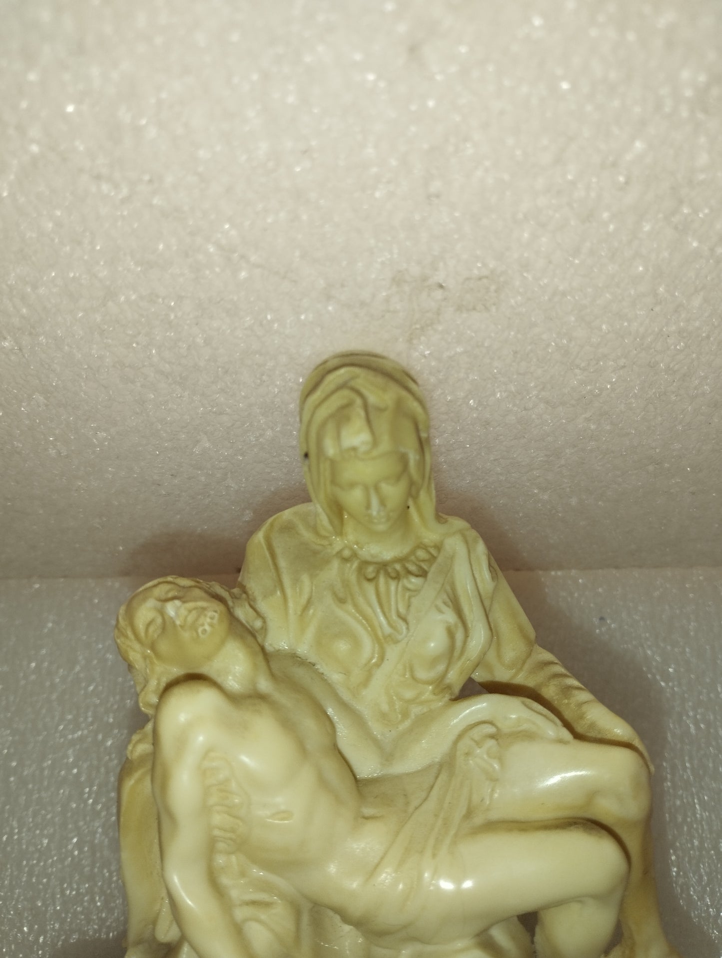 Pietà Di Michelangelo In Marmoresina
A.Santini Vintage
Misure 14h/10,5/7  cm circa