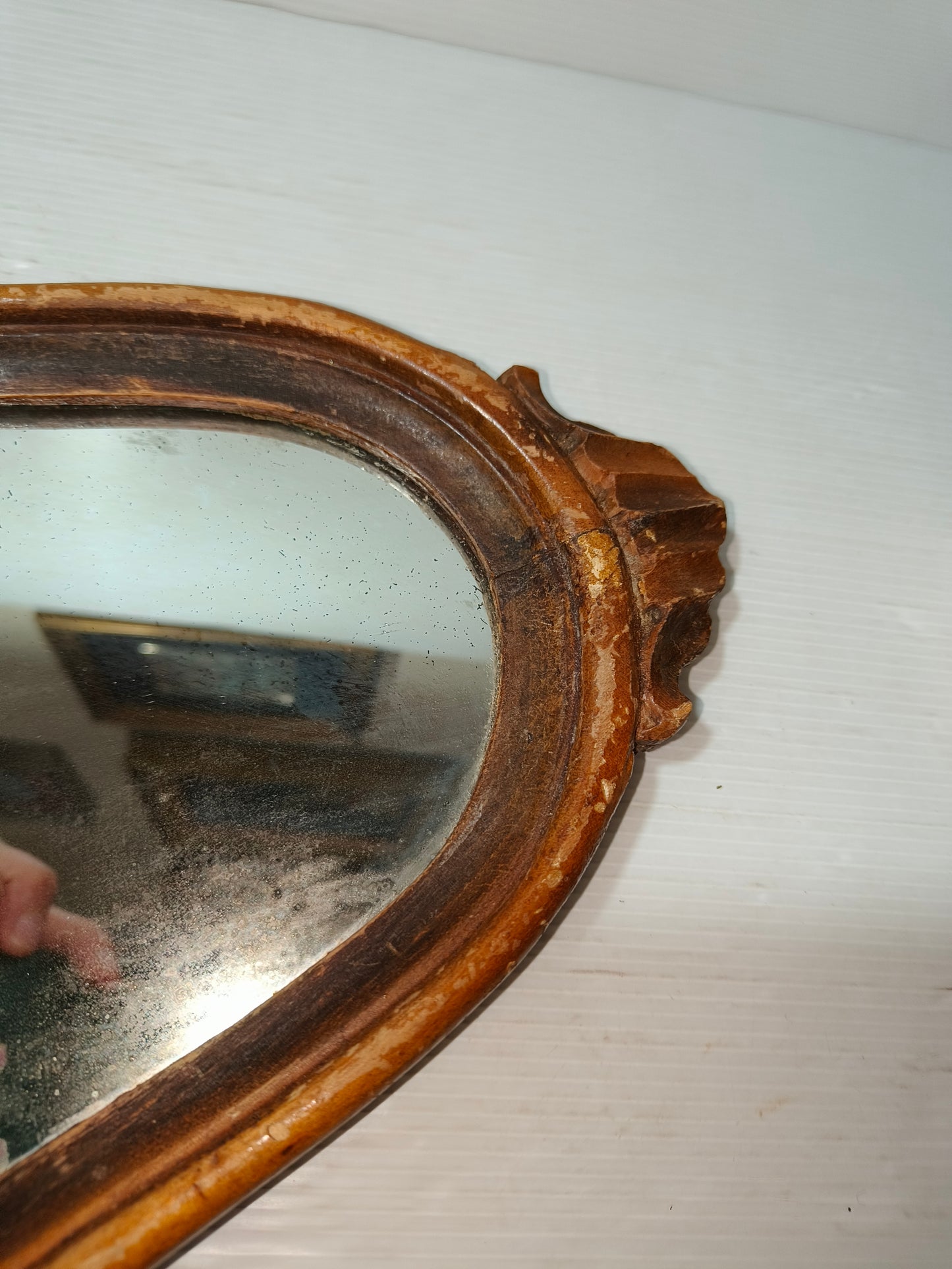 Antico Specchio con cornice in legno, LEGGI