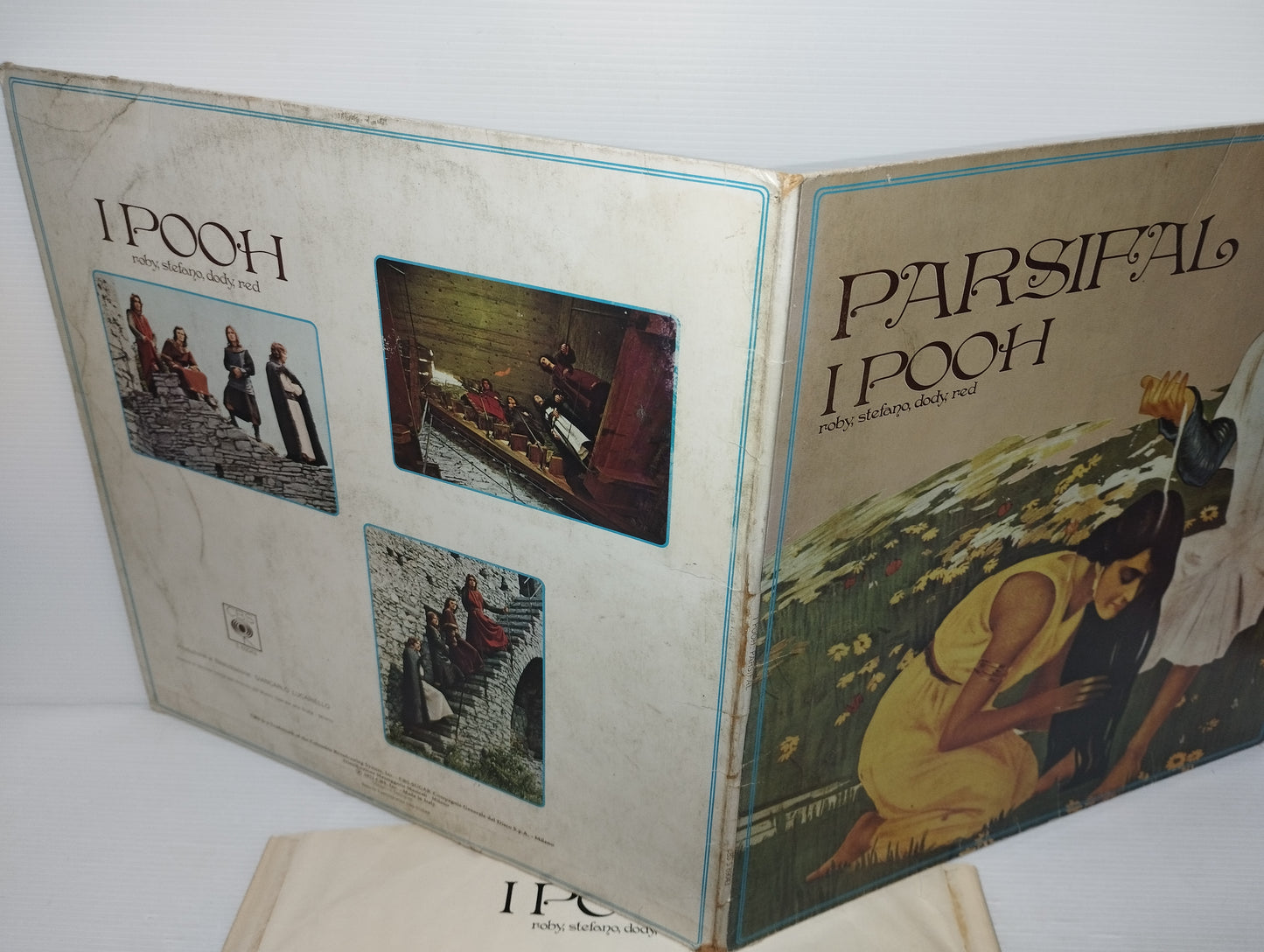 Parsifal I Pooh Lp 33 Giri
Edito nel 1973 da CBS Cod.S 69043
Prima Edizione con inserto