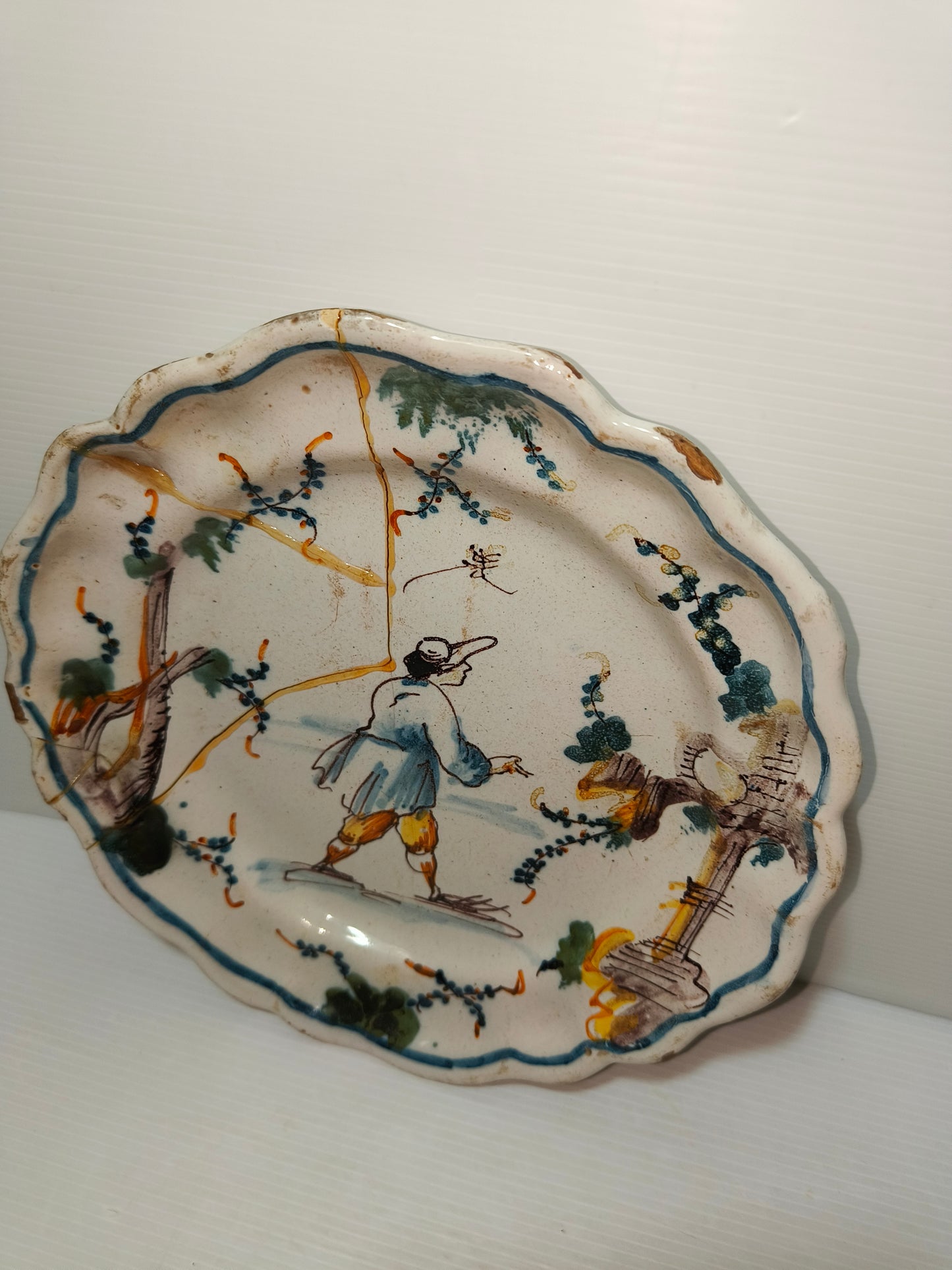 Piatto maiolica antico, DA RESTAURARE