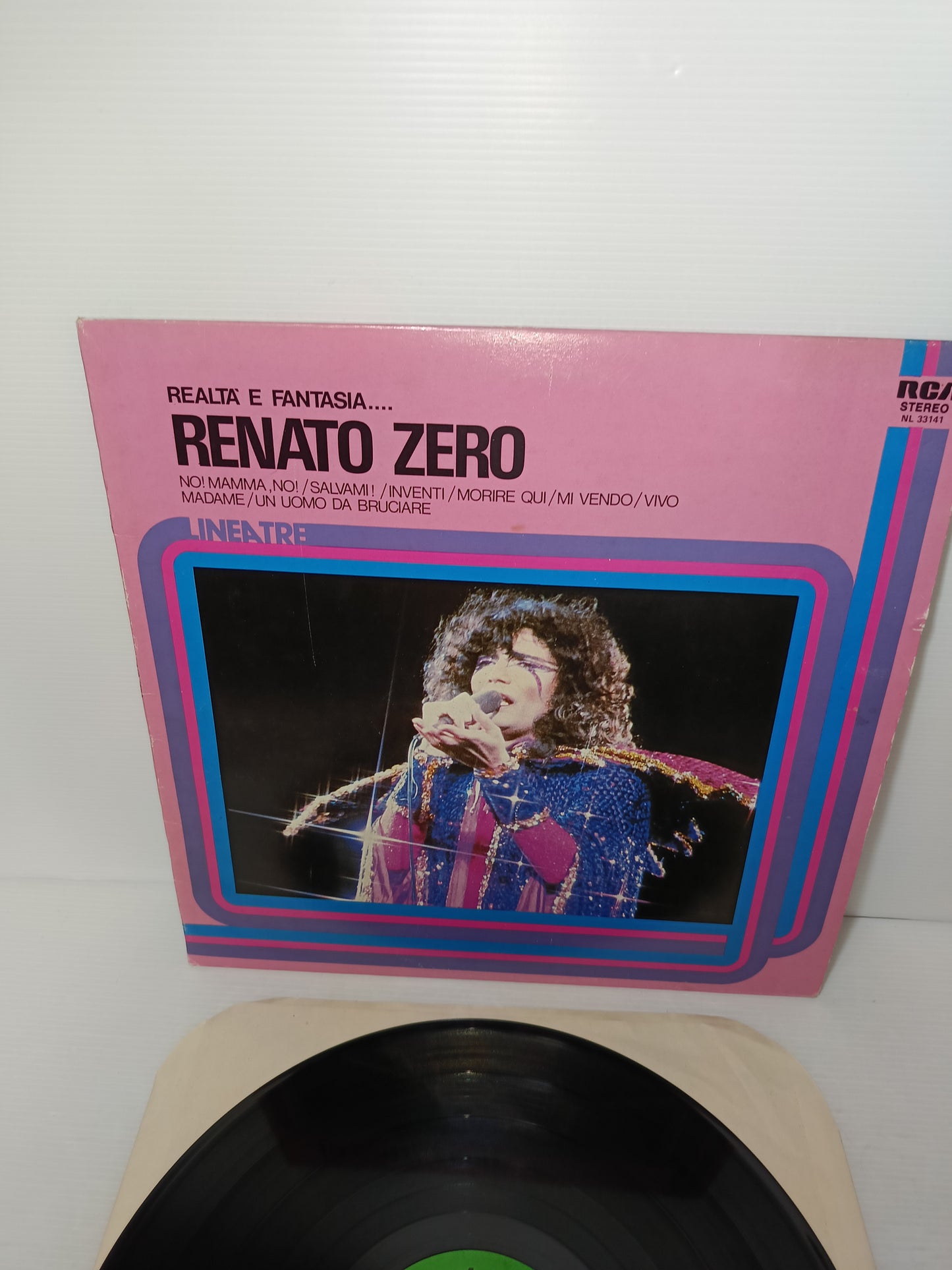 Realtà E Fantasia Renato Zero LP 33 Giri
Edito nel 1979 da  RCA cod.NL 33141