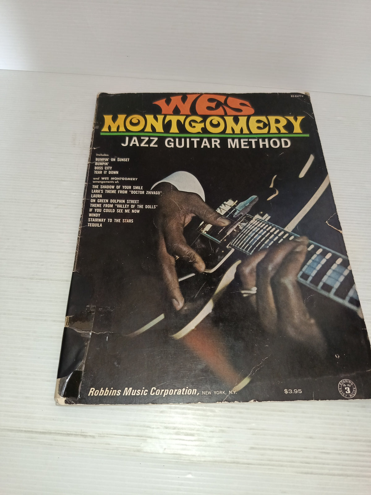 Jazz Guitar Method Wes Montgomery

Edito nel 1968 da Robbins Music Corporation