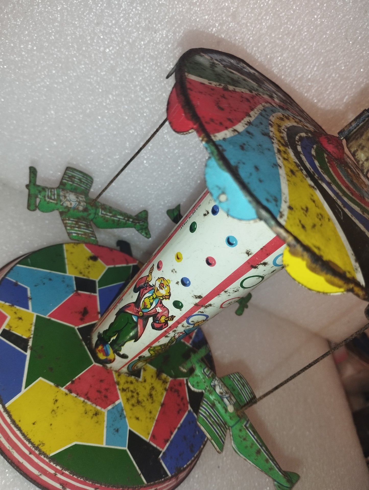 BELL Giostra In Latta
Anni 50
Made in Italy
Da Restaurare