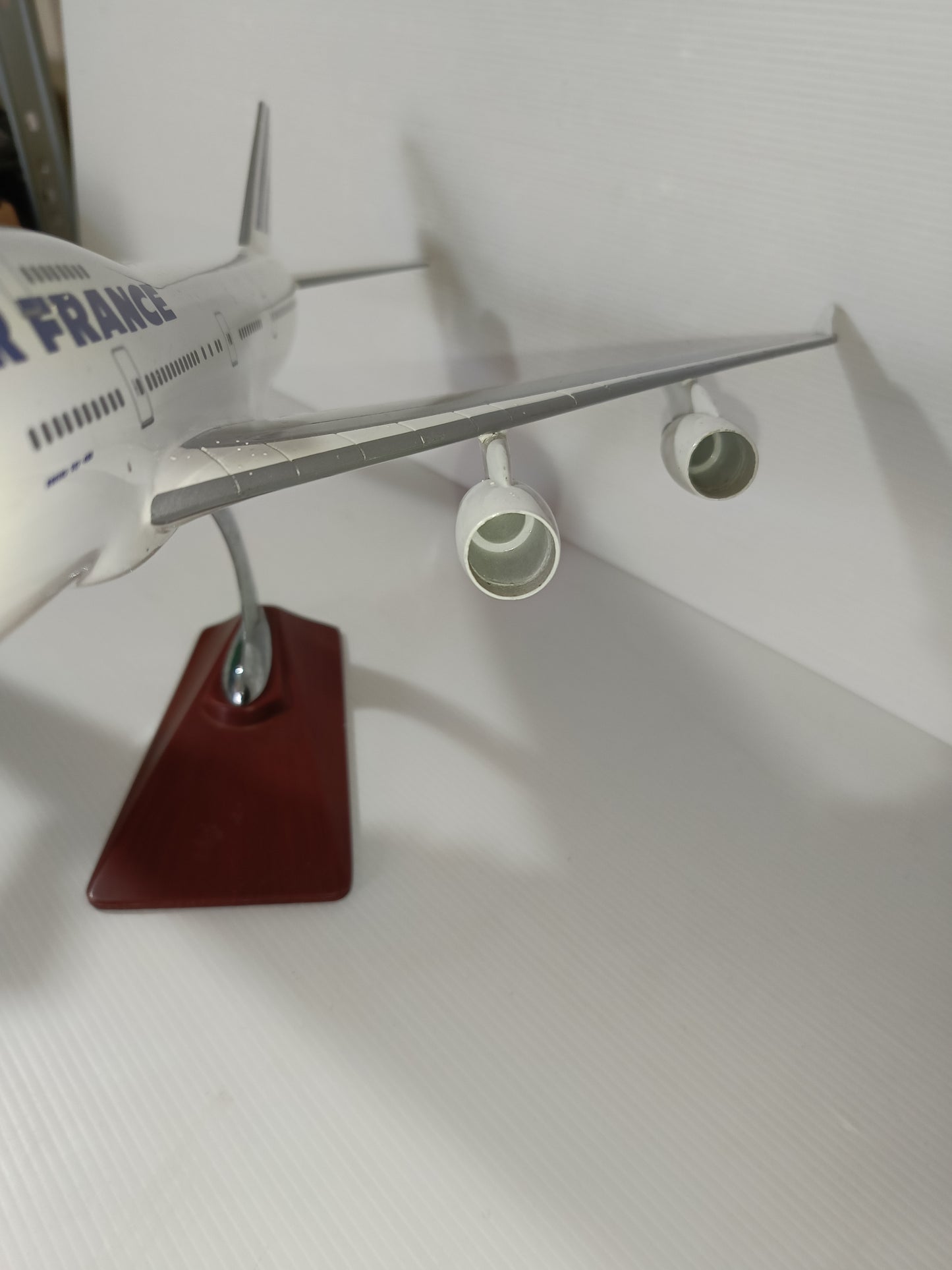 Boeing 747-400 Air France
In resina
Scala 1:120 (?)
Lunghezza cm.45 circa da restaurare