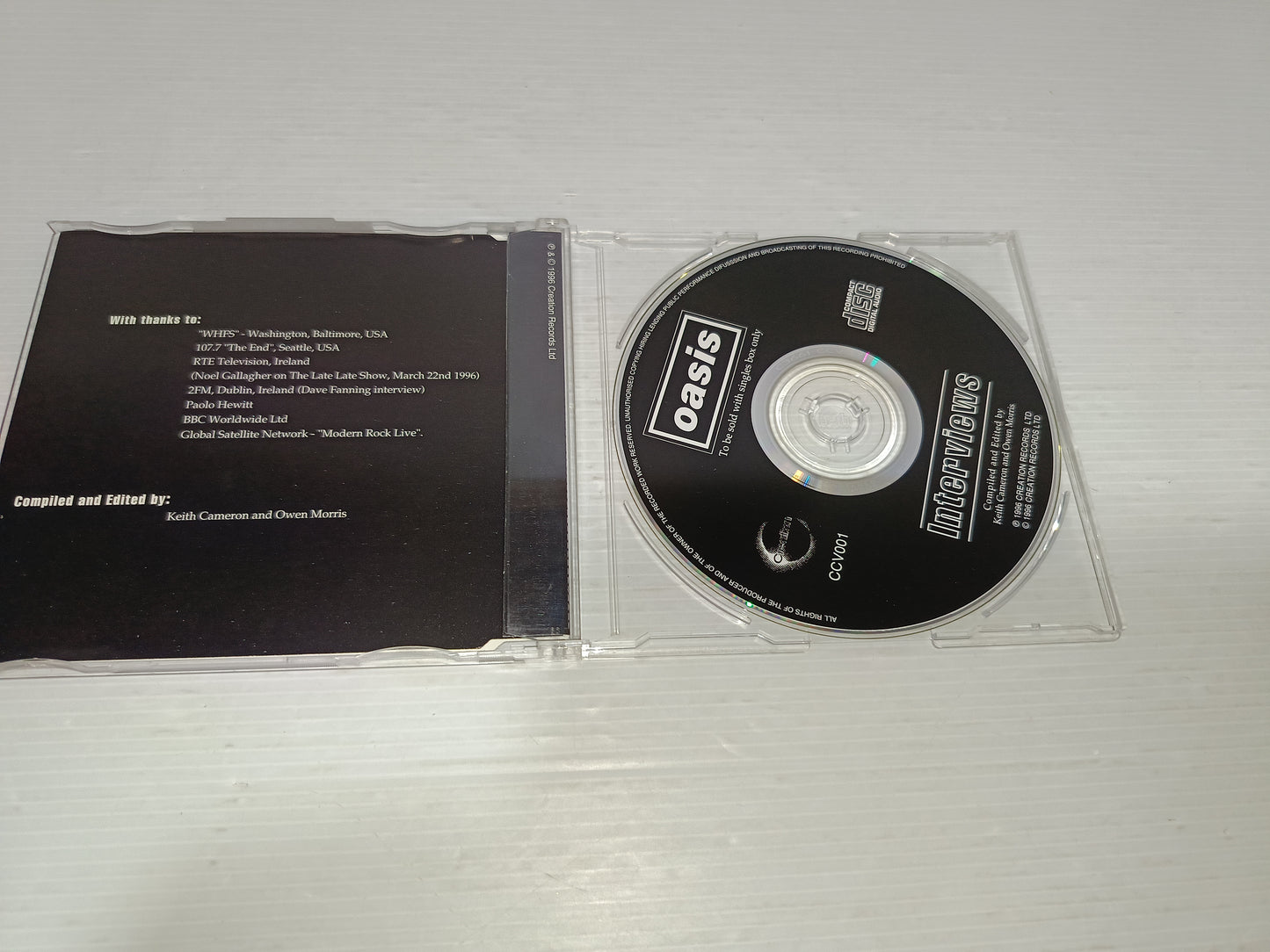 Oasis Interviews CD
Edito nel 1996 da Creation Records
Cod CCV001
Venduto solo con il cofanetto dei singoli