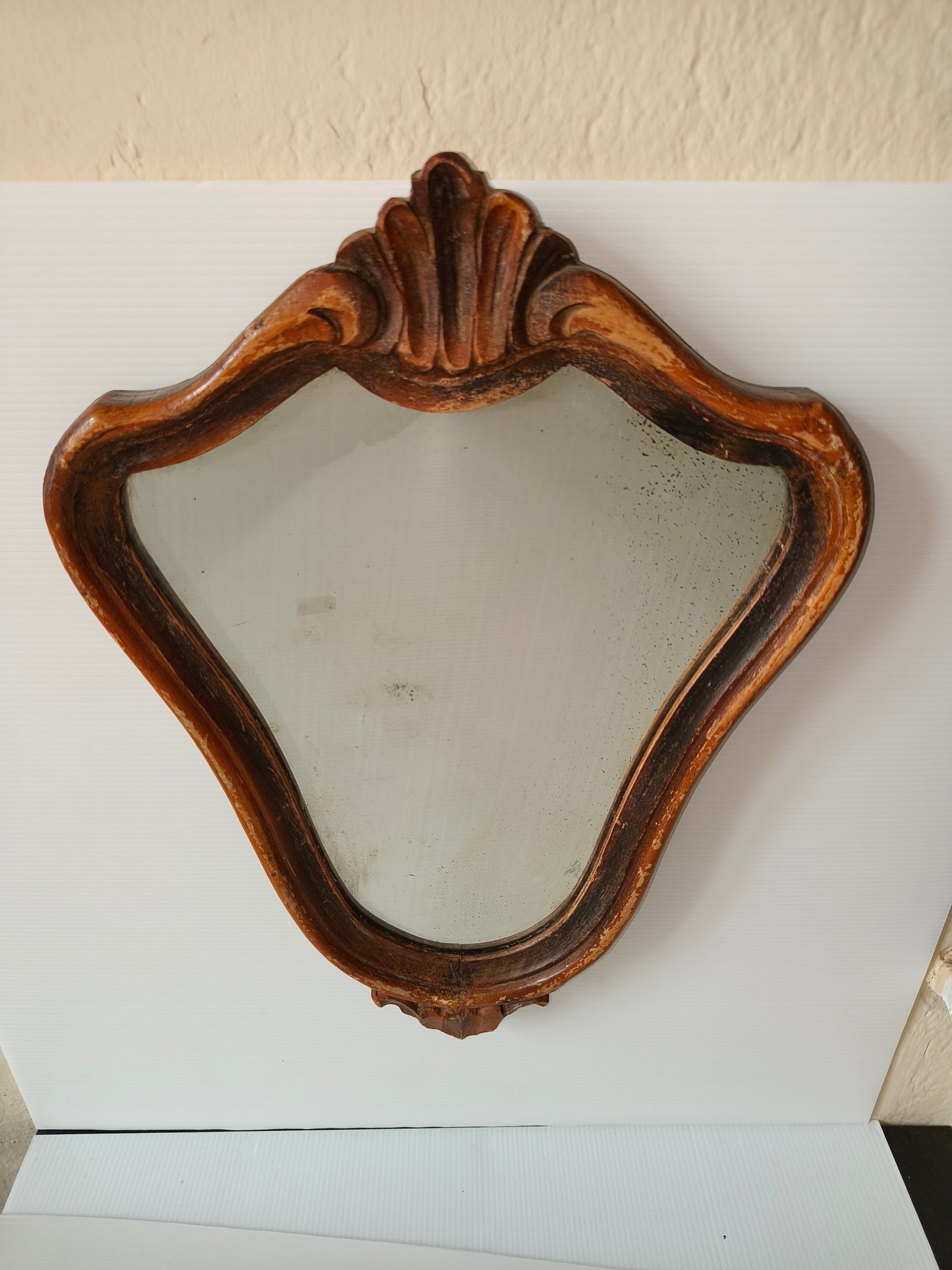 Antico Specchio con cornice in legno, LEGGI