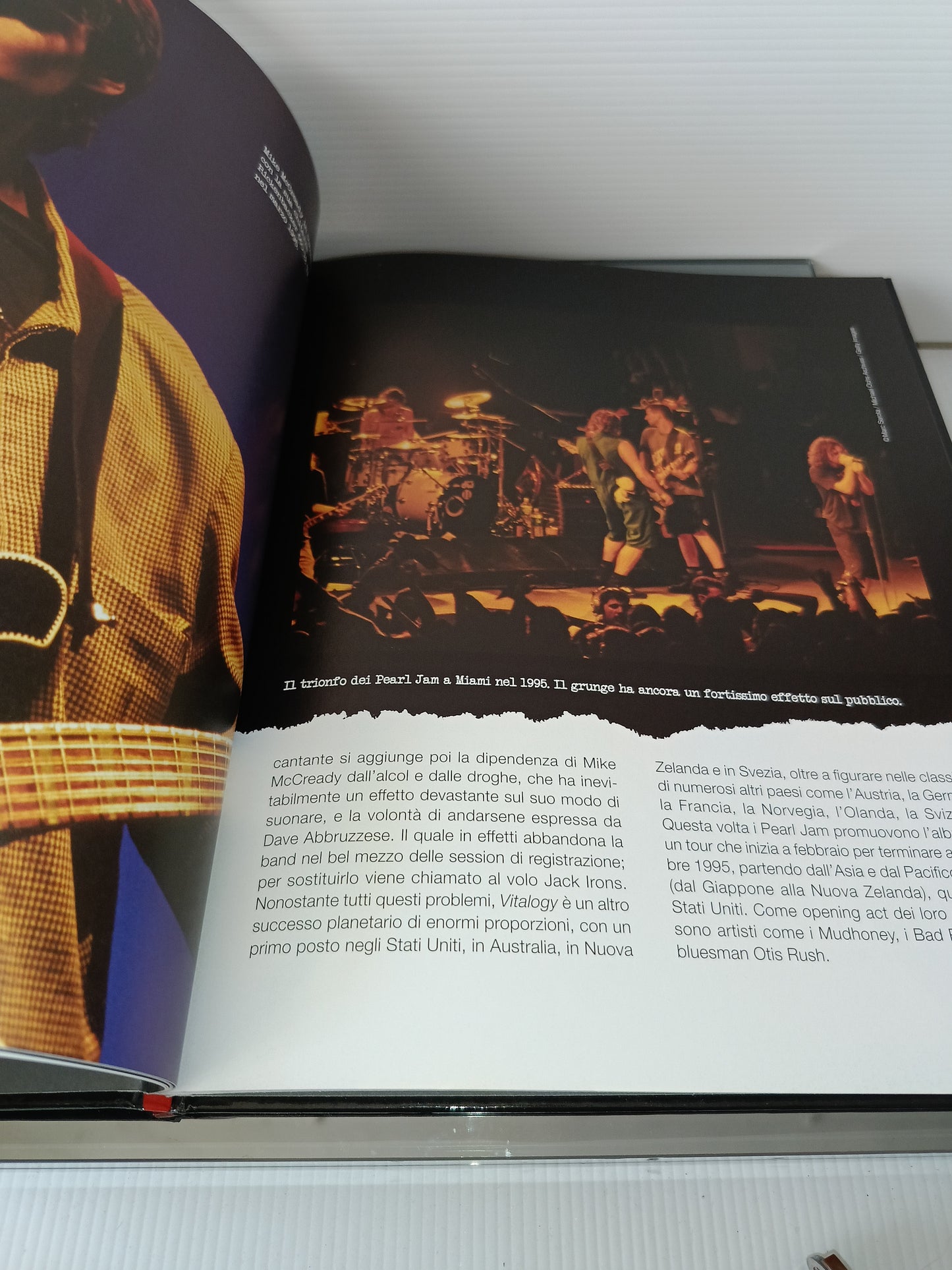 Pearl Jam Libro Serie Planet Metal
Hachette n.34