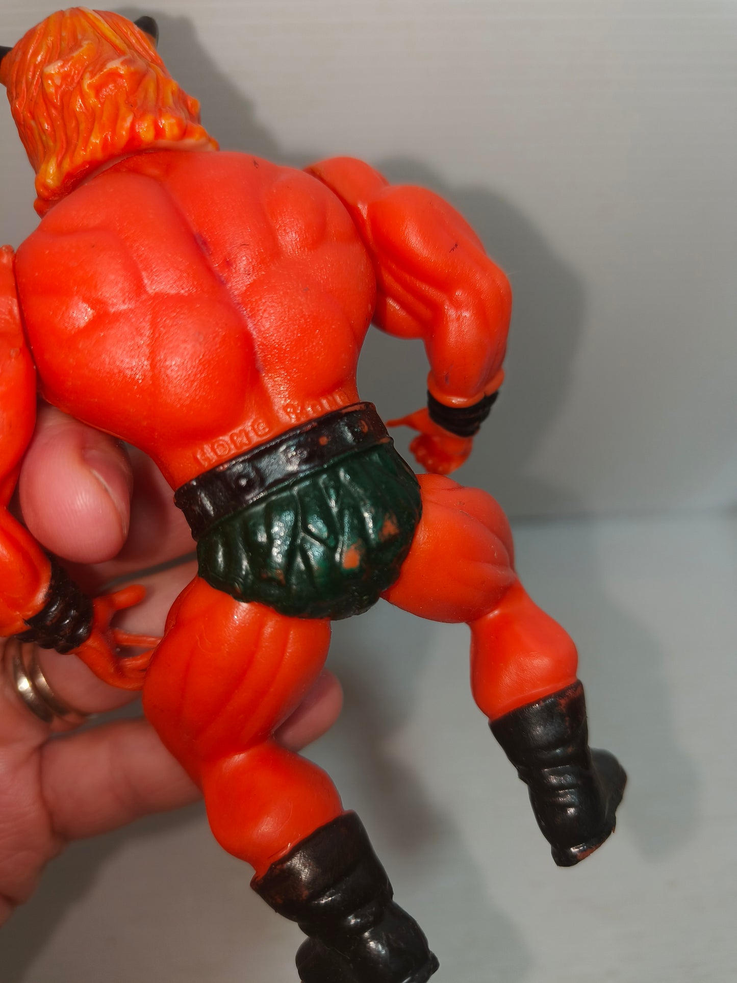 Muscle Galaxy Warriors, anni 80 LEGGI