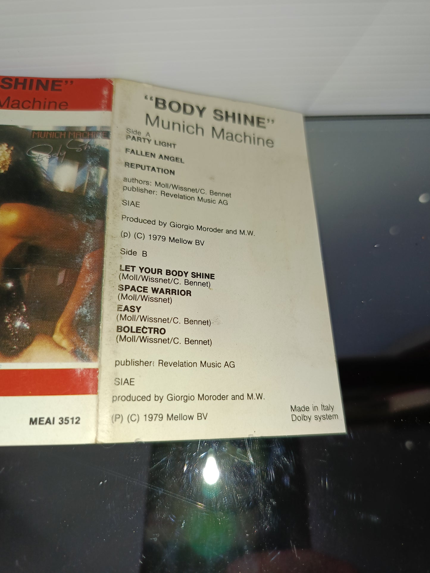 Body Shine Munich Machine Musicassetta

Edita nel 1979 da Durium Cod.MEAI 3512