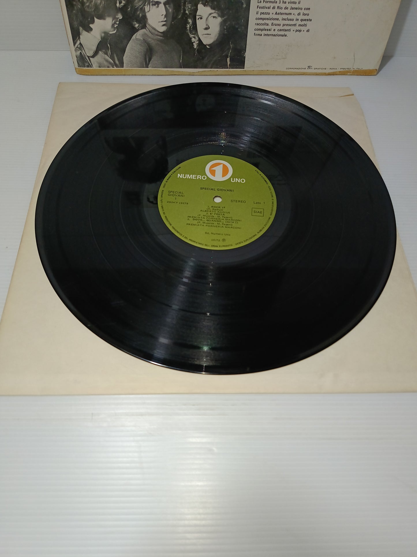 Qui Giovani Various LP 33 Giri
Edito nel 1972 da Numero Uno Cod.2G2KY 19279