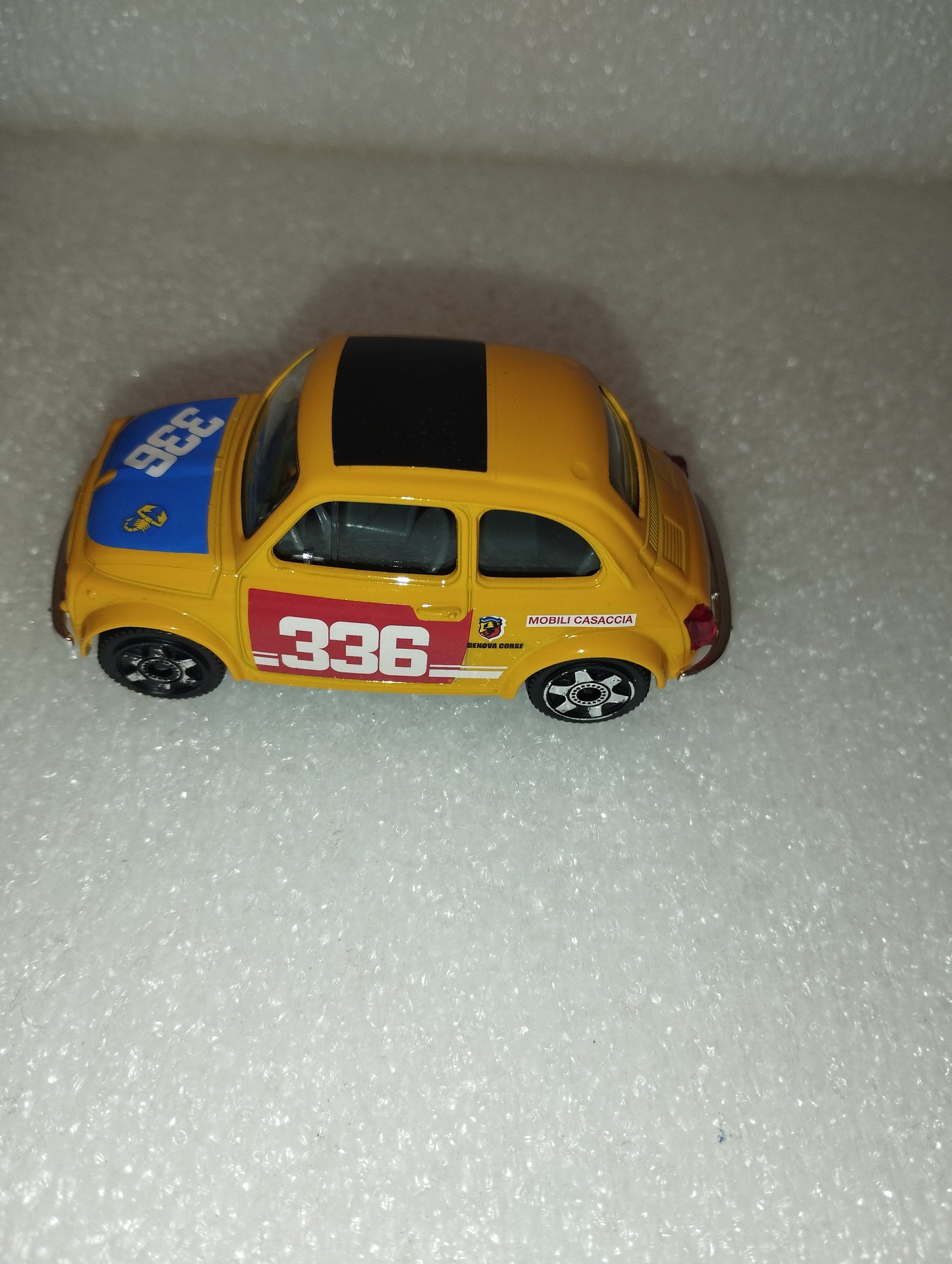 Fiat 500 Sport
Scala 1:43
Bburago
Street Fire Collection