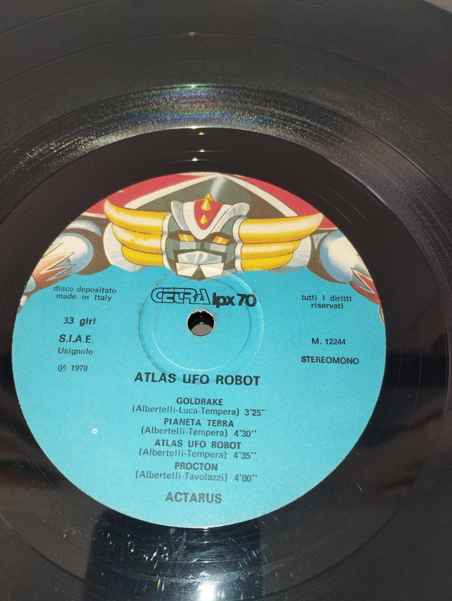 Atlas Ufo Robot Actarus Lp 33 giri
Edito nel 1978 da Cetra Cod.LPX70
PRECISO CHE È IN VENDITA IL SOLO VINILE.NO COPERTINA