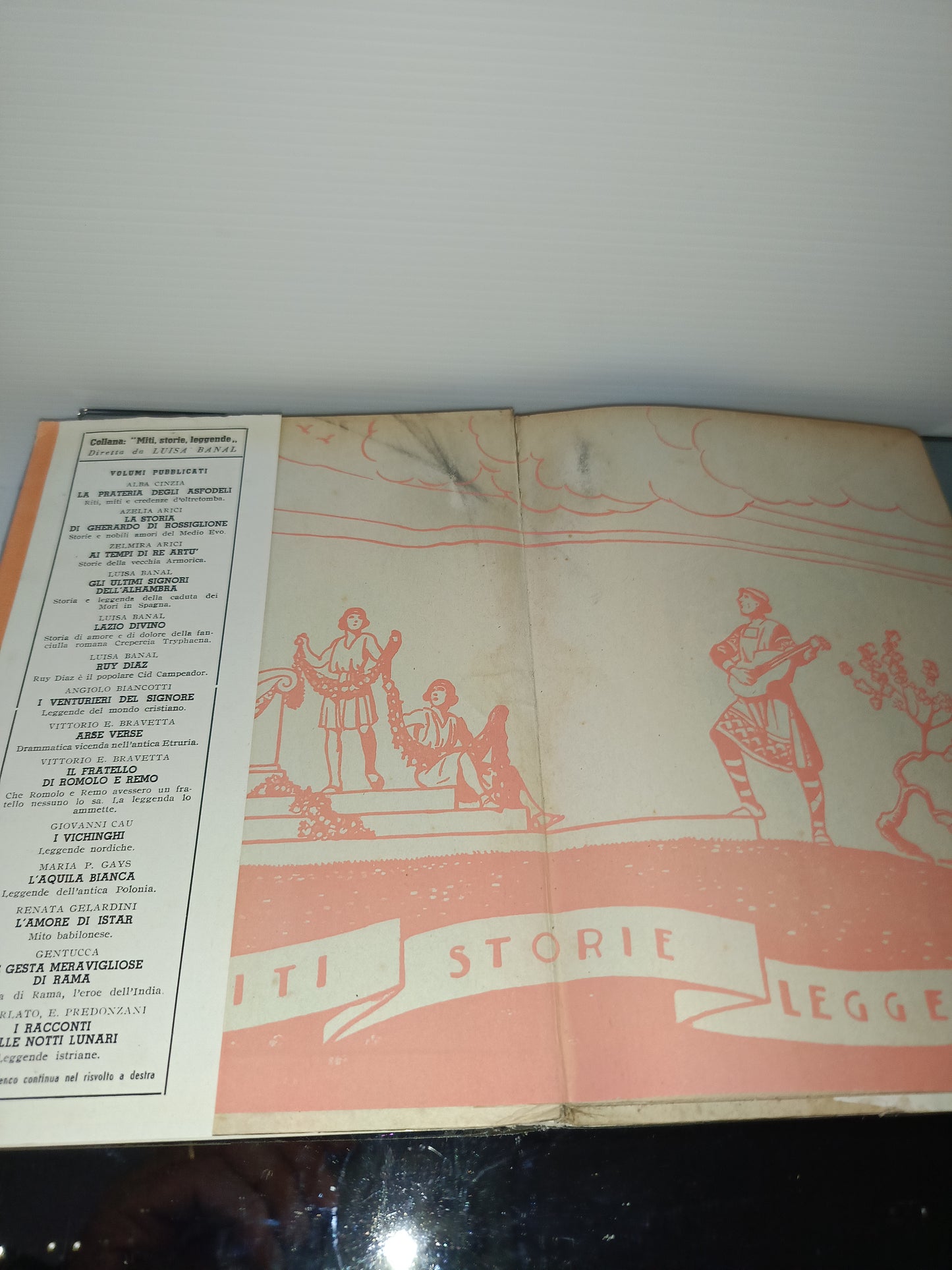 Il Dottor Faust Rina Usiglio
Decorato da Carlo Nicco
Edito nel 1954 da Paravia