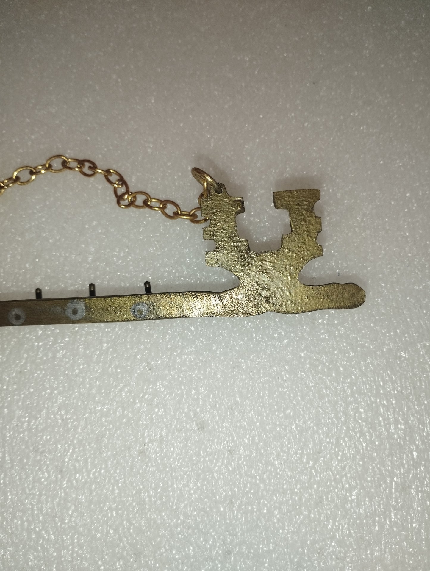 Portachiavi In Ottone Vintage A Forma Di Chiave
Lunghezza cm 24 circa