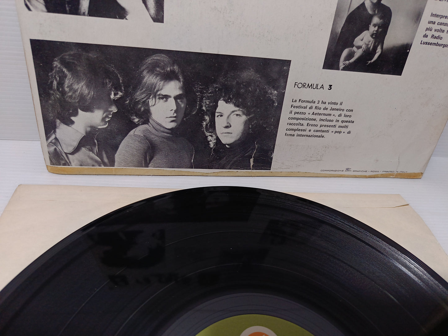 Qui Giovani Various LP 33 Giri
Edito nel 1972 da Numero Uno Cod.2G2KY 19279